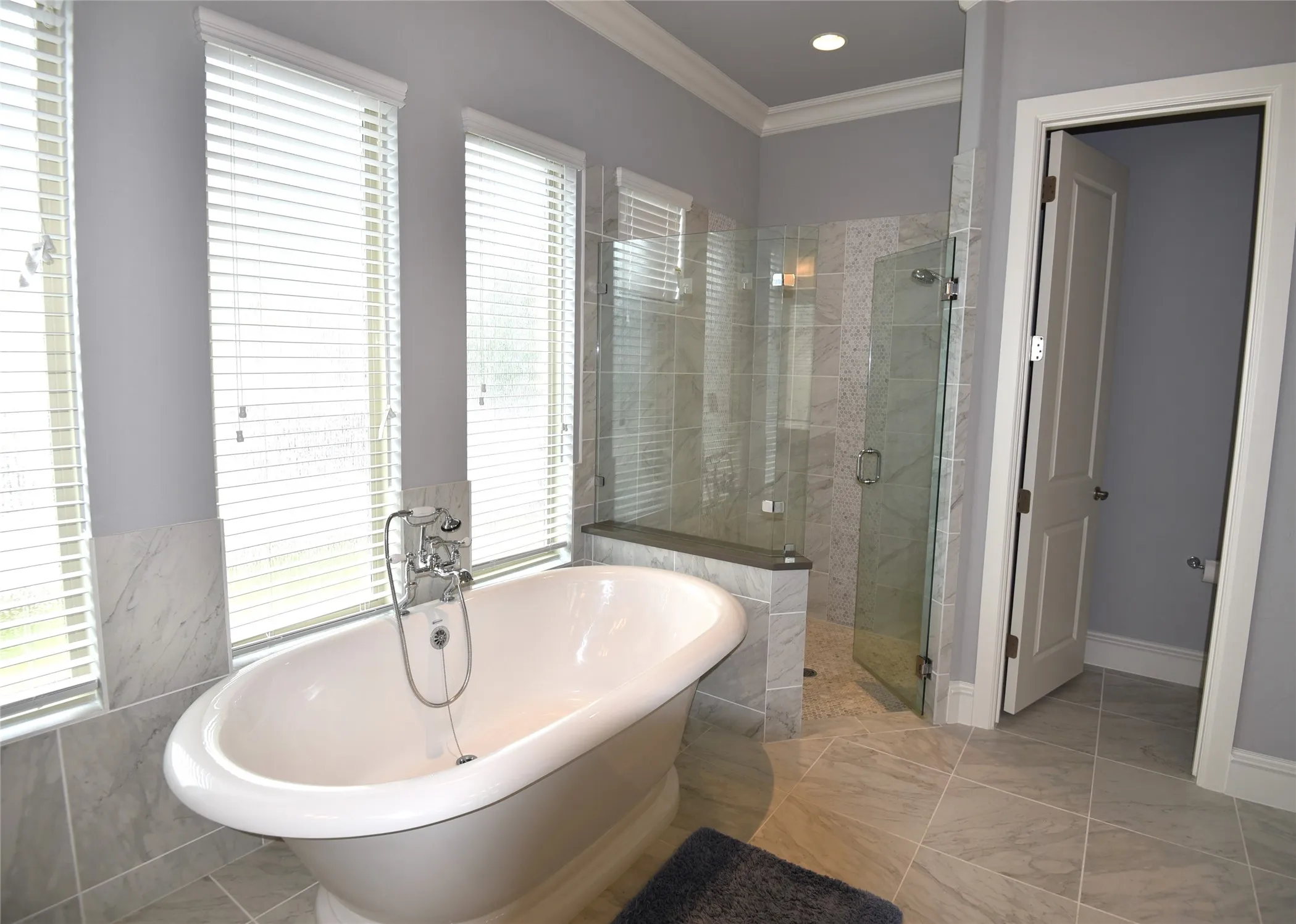Single Family Residence For Rent in Tarrant County , 200 Montrose Lane, Southlake, Texas 76092, 4 Bedroom, 6 Bathroom, 3 Garage spaces, 4,478 Sqft, built in 2016, mls#21379491, Real Estate Agent in Southlake, Homes For Rent in Tarrant county, Homes For Rent in Southlake, Realtor in Southlake Texas, Real Estate Brokerage Independent Realty Texas, Luminita Cordes Realtor