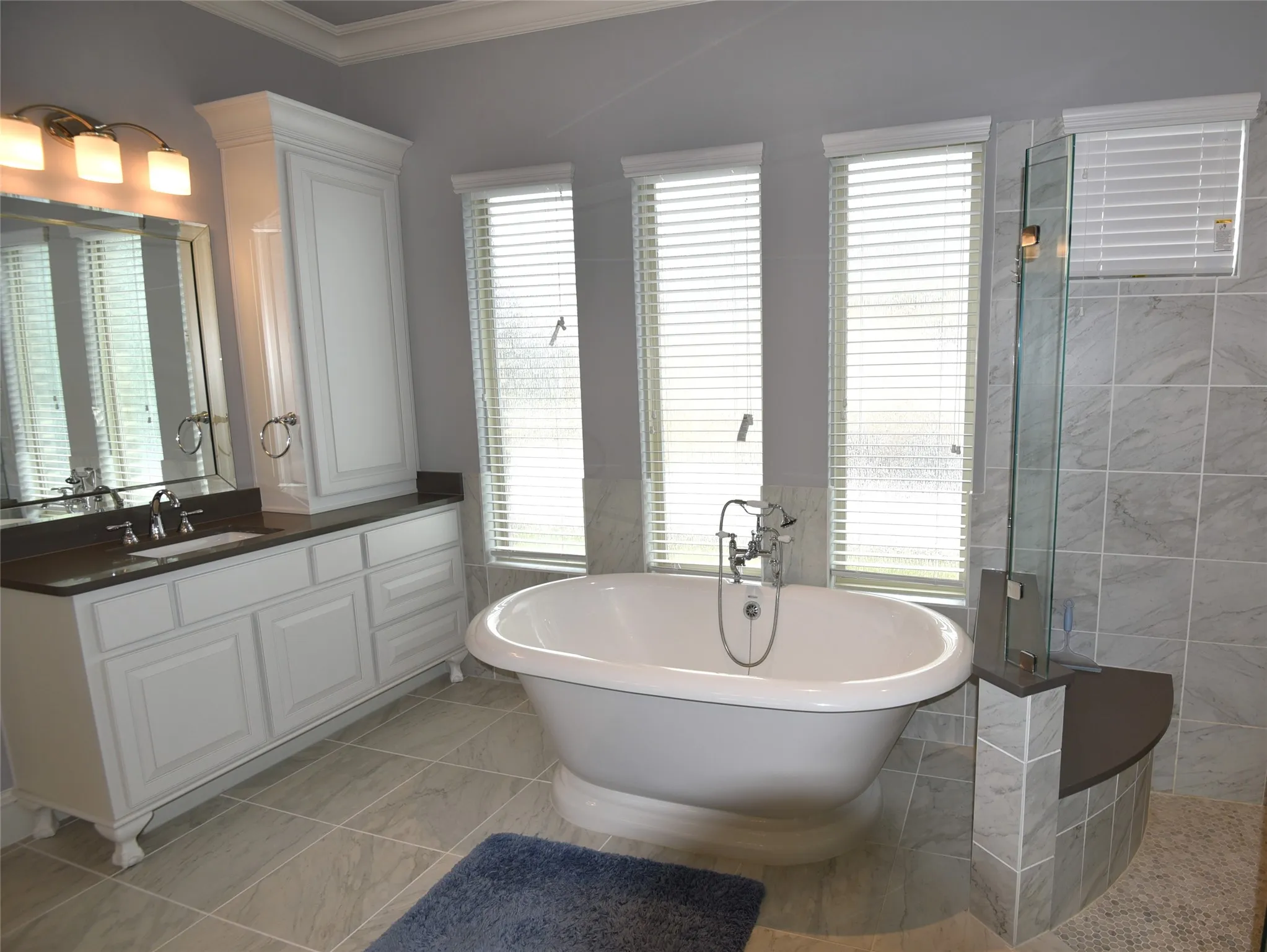 Single Family Residence For Rent in Tarrant County , 200 Montrose Lane, Southlake, Texas 76092, 4 Bedroom, 6 Bathroom, 3 Garage spaces, 4,478 Sqft, built in 2016, mls#21379491, Real Estate Agent in Southlake, Homes For Rent in Tarrant county, Homes For Rent in Southlake, Realtor in Southlake Texas, Real Estate Brokerage Independent Realty Texas, Luminita Cordes Realtor