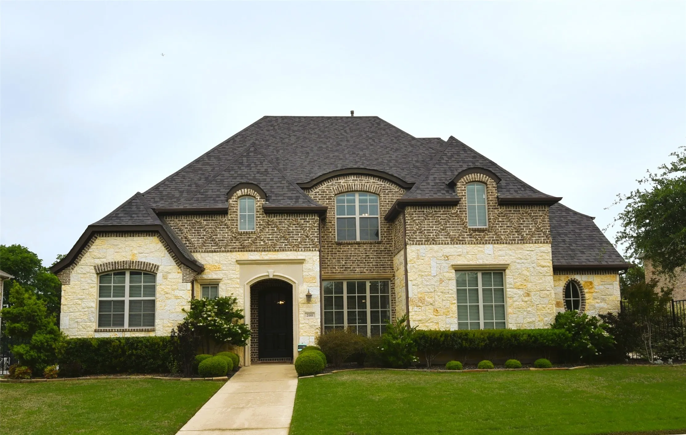 Single Family Residence For Rent in Tarrant County , 200 Montrose Lane, Southlake, Texas 76092, 4 Bedroom, 6 Bathroom, 3 Garage spaces, 4,478 Sqft, built in 2016, mls#21379491, Real Estate Agent in Southlake, Homes For Rent in Tarrant county, Homes For Rent in Southlake, Realtor in Southlake Texas, Real Estate Brokerage Independent Realty Texas, Luminita Cordes Realtor