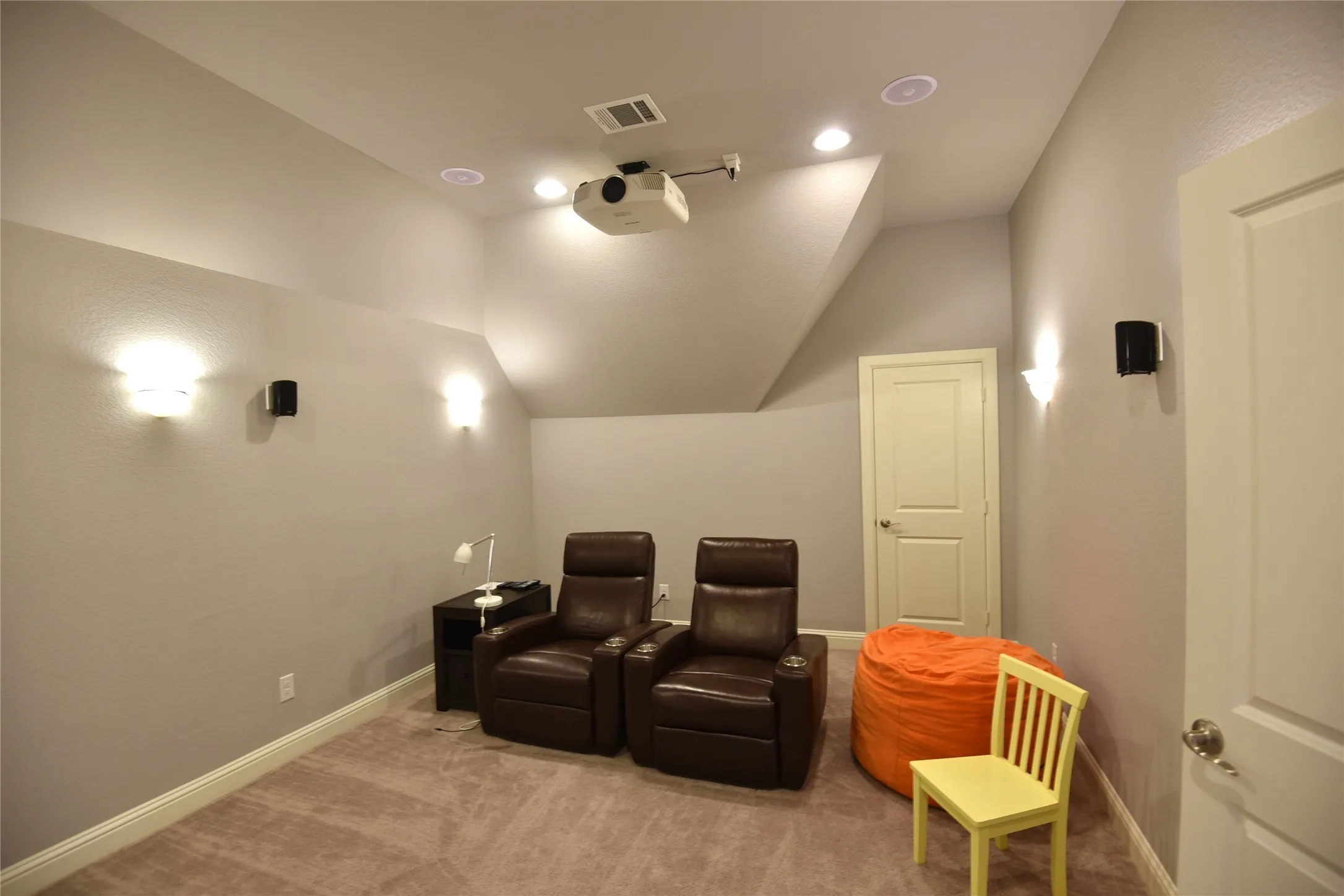 Single Family Residence For Rent in Tarrant County , 200 Montrose Lane, Southlake, Texas 76092, 4 Bedroom, 6 Bathroom, 3 Garage spaces, 4,478 Sqft, built in 2016, mls#21379491, Real Estate Agent in Southlake, Homes For Rent in Tarrant county, Homes For Rent in Southlake, Realtor in Southlake Texas, Real Estate Brokerage Independent Realty Texas, Luminita Cordes Realtor