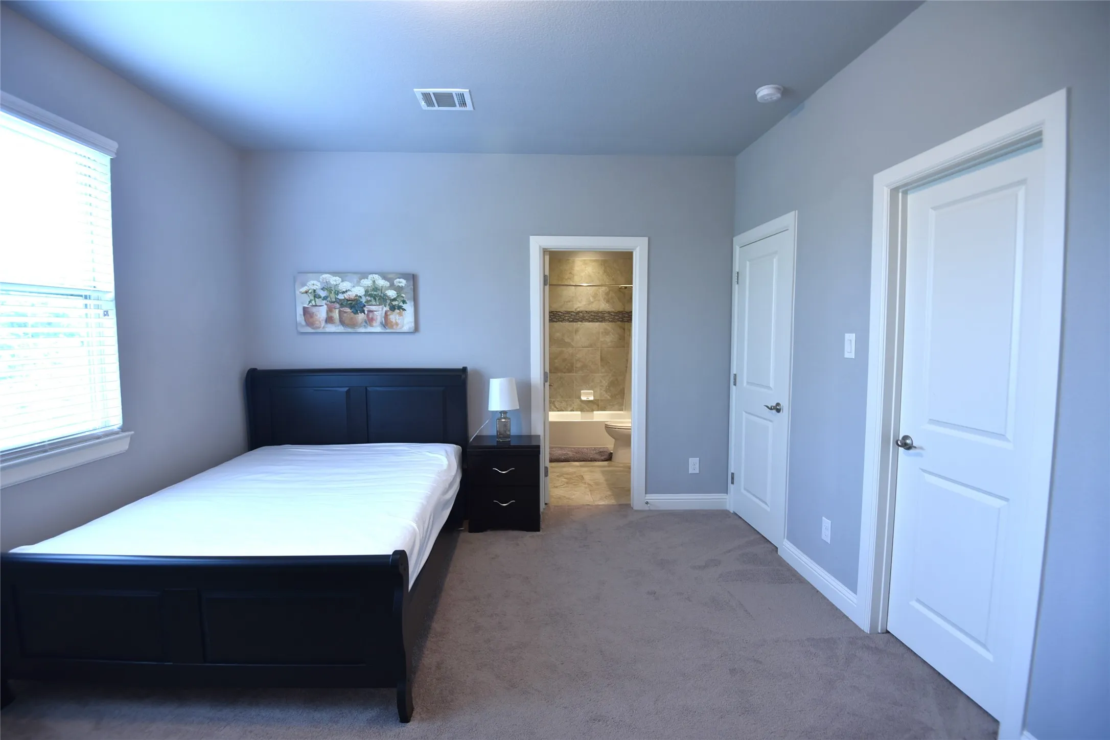 Single Family Residence For Rent in Tarrant County , 200 Montrose Lane, Southlake, Texas 76092, 4 Bedroom, 6 Bathroom, 3 Garage spaces, 4,478 Sqft, built in 2016, mls#21379491, Real Estate Agent in Southlake, Homes For Rent in Tarrant county, Homes For Rent in Southlake, Realtor in Southlake Texas, Real Estate Brokerage Independent Realty Texas, Luminita Cordes Realtor