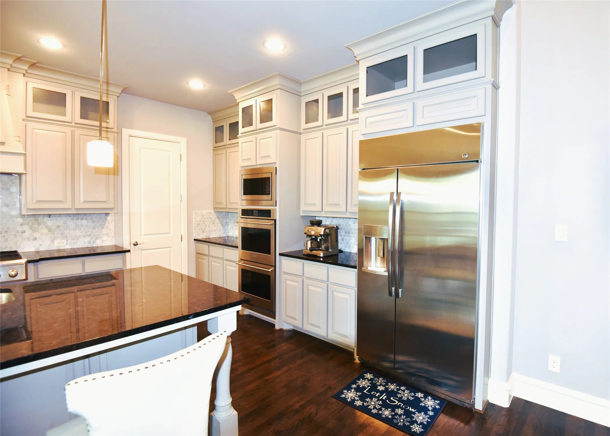 Single Family Residence For Rent in Tarrant County , 200 Montrose Lane, Southlake, Texas 76092, 4 Bedroom, 6 Bathroom, 3 Garage spaces, 4,478 Sqft, built in 2016, mls#21379491, Real Estate Agent in Southlake, Homes For Rent in Tarrant county, Homes For Rent in Southlake, Realtor in Southlake Texas, Real Estate Brokerage Independent Realty Texas, Luminita Cordes Realtor