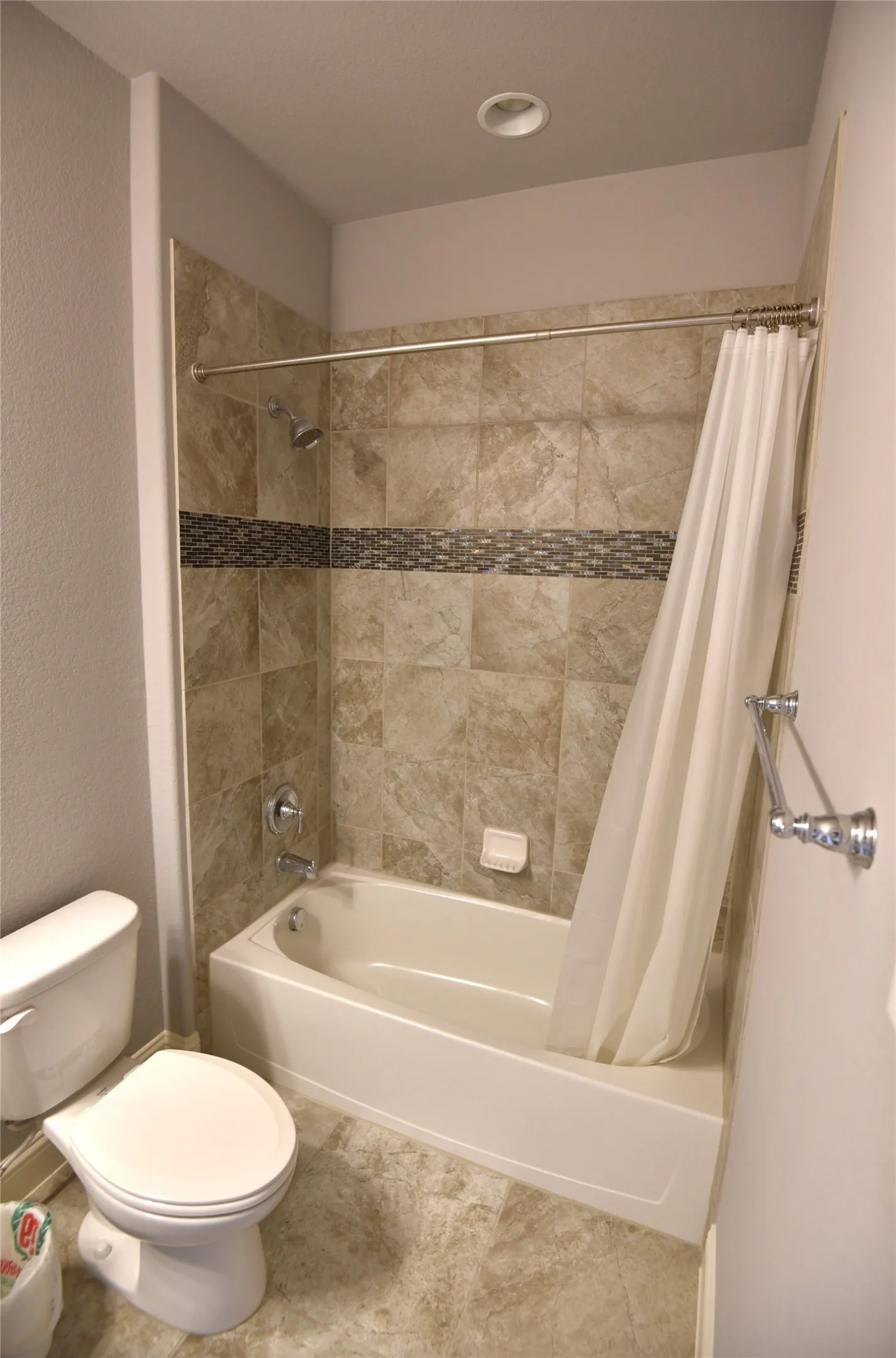 Single Family Residence For Rent in Tarrant County , 200 Montrose Lane, Southlake, Texas 76092, 4 Bedroom, 6 Bathroom, 3 Garage spaces, 4,478 Sqft, built in 2016, mls#21379491, Real Estate Agent in Southlake, Homes For Rent in Tarrant county, Homes For Rent in Southlake, Realtor in Southlake Texas, Real Estate Brokerage Independent Realty Texas, Luminita Cordes Realtor
