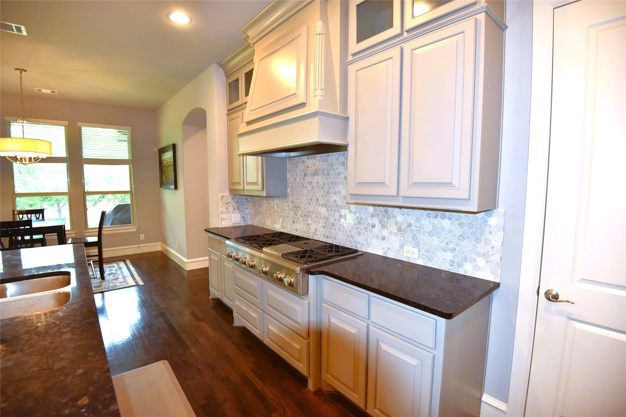 Single Family Residence For Rent in Tarrant County , 200 Montrose Lane, Southlake, Texas 76092, 4 Bedroom, 6 Bathroom, 3 Garage spaces, 4,478 Sqft, built in 2016, mls#21379491, Real Estate Agent in Southlake, Homes For Rent in Tarrant county, Homes For Rent in Southlake, Realtor in Southlake Texas, Real Estate Brokerage Independent Realty Texas, Luminita Cordes Realtor