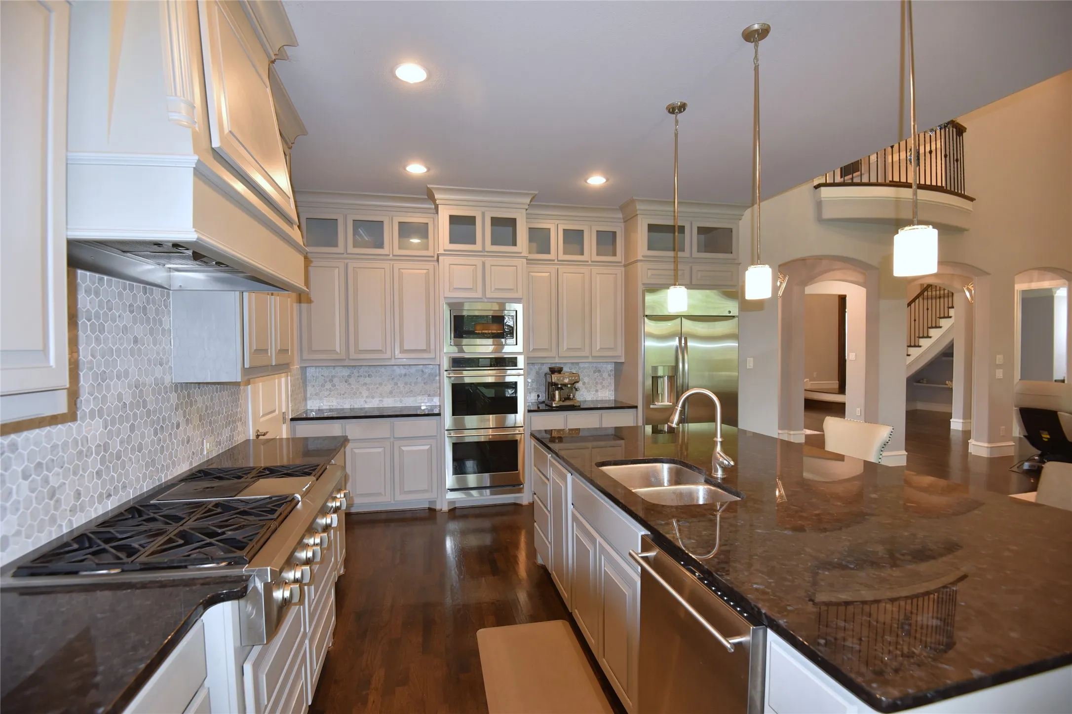 Single Family Residence For Rent in Tarrant County , 200 Montrose Lane, Southlake, Texas 76092, 4 Bedroom, 6 Bathroom, 3 Garage spaces, 4,478 Sqft, built in 2016, mls#21379491, Real Estate Agent in Southlake, Homes For Rent in Tarrant county, Homes For Rent in Southlake, Realtor in Southlake Texas, Real Estate Brokerage Independent Realty Texas, Luminita Cordes Realtor