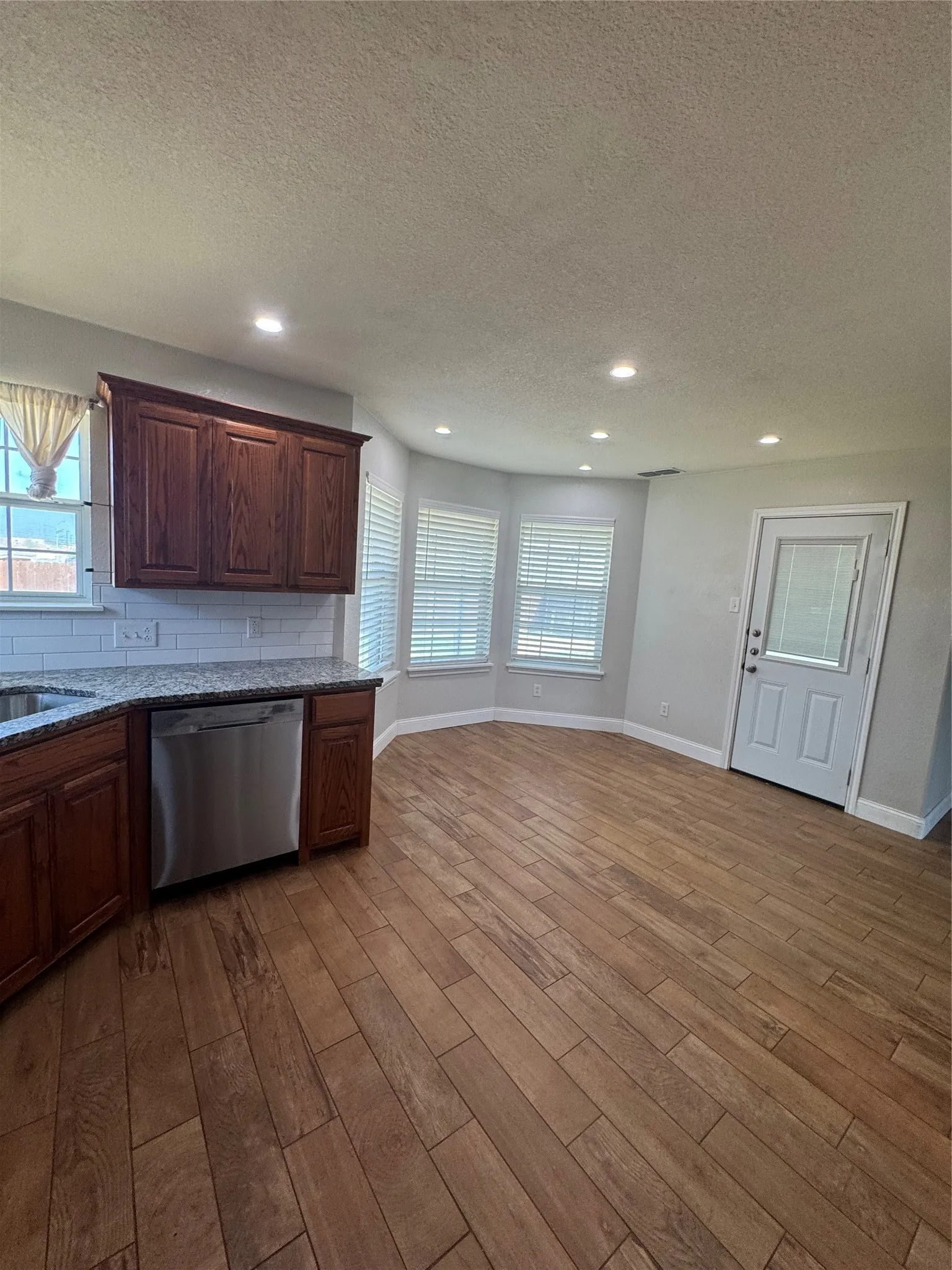 Single Family Residence For Rent in Taylor County , 4925 Many Waters Drive, Abilene, Texas 79602, 3 Bedroom, 2 Bathroom, 2 Garage spaces, 1,519 Sqft, built in 2008, mls#21379495, Real Estate Agent in Abilene, Homes For Rent in Taylor county, Homes For Rent in Abilene, Realtor in Abilene Texas, Real Estate Brokerage Independent Realty Texas, Luminita Cordes Realtor