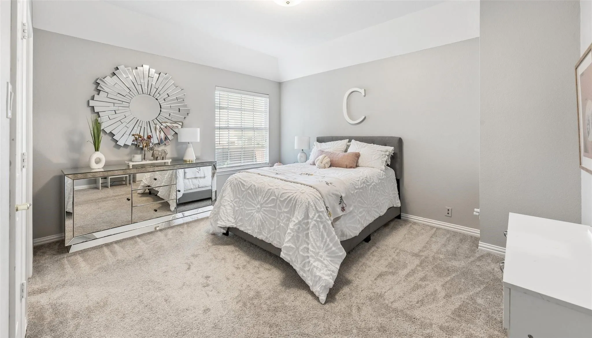 Single Family Residence For Sale in Collin County , 3205 Merita Drive, Richardson, Texas 75082, 5 Bedroom, 4 Bathroom, 3 Garage spaces, 3,425 Sqft, built in 1999, mls#21364332, Real Estate Agent in Richardson, Homes For Sale in Collin county, Homes For Sale in Richardson, Realtor in Richardson Texas, Real Estate Brokerage Independent Realty Texas, Luminita Cordes Realtor