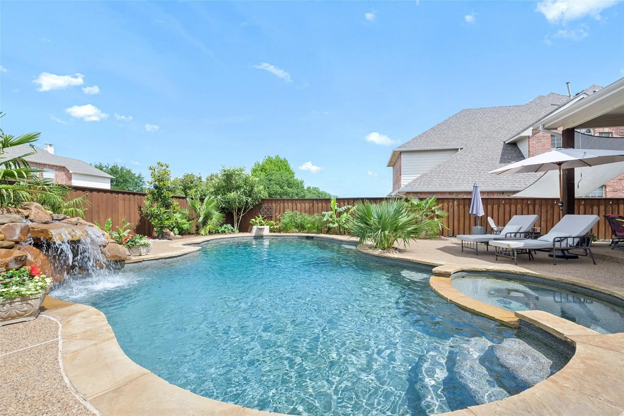 Single Family Residence For Sale in Collin County , 3205 Merita Drive, Richardson, Texas 75082, 5 Bedroom, 4 Bathroom, 3 Garage spaces, 3,425 Sqft, built in 1999, mls#21364332, Real Estate Agent in Richardson, Homes For Sale in Collin county, Homes For Sale in Richardson, Realtor in Richardson Texas, Real Estate Brokerage Independent Realty Texas, Luminita Cordes Realtor