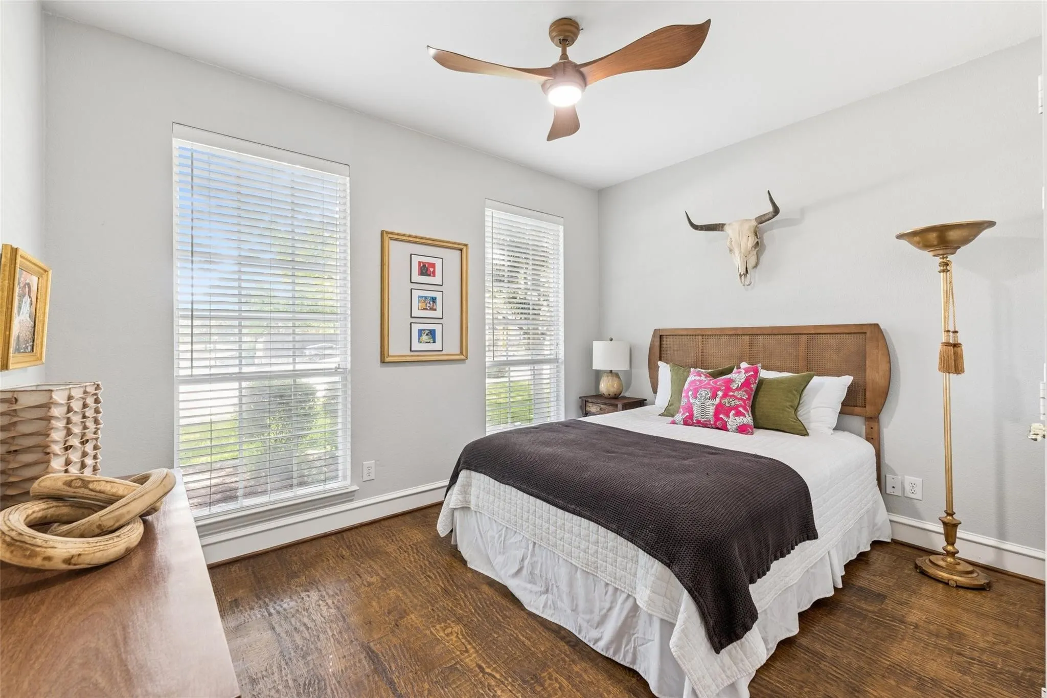Single Family Residence For Sale in Collin County , 3205 Merita Drive, Richardson, Texas 75082, 5 Bedroom, 4 Bathroom, 3 Garage spaces, 3,425 Sqft, built in 1999, mls#21364332, Real Estate Agent in Richardson, Homes For Sale in Collin county, Homes For Sale in Richardson, Realtor in Richardson Texas, Real Estate Brokerage Independent Realty Texas, Luminita Cordes Realtor