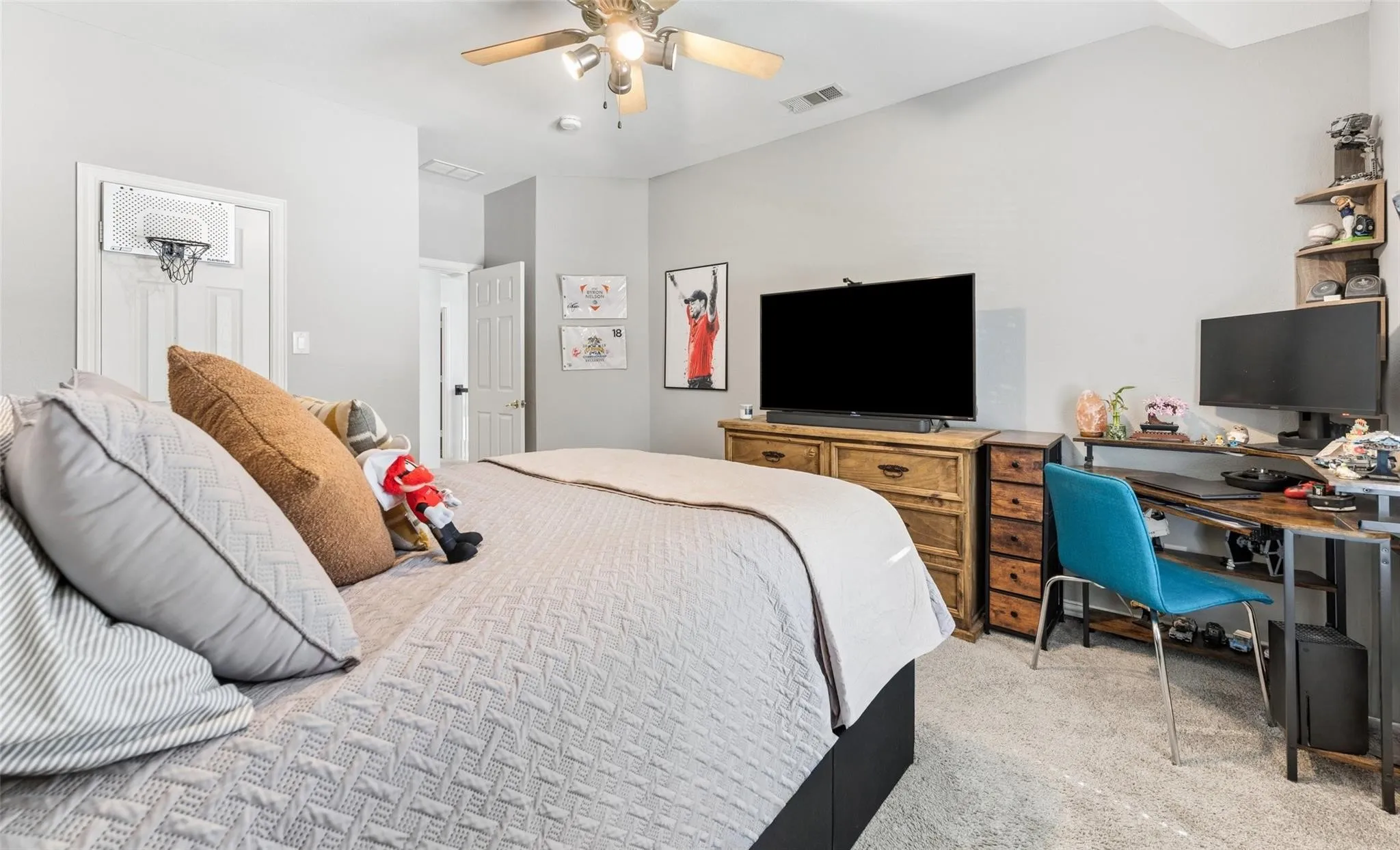 Single Family Residence For Sale in Collin County , 3205 Merita Drive, Richardson, Texas 75082, 5 Bedroom, 4 Bathroom, 3 Garage spaces, 3,425 Sqft, built in 1999, mls#21364332, Real Estate Agent in Richardson, Homes For Sale in Collin county, Homes For Sale in Richardson, Realtor in Richardson Texas, Real Estate Brokerage Independent Realty Texas, Luminita Cordes Realtor