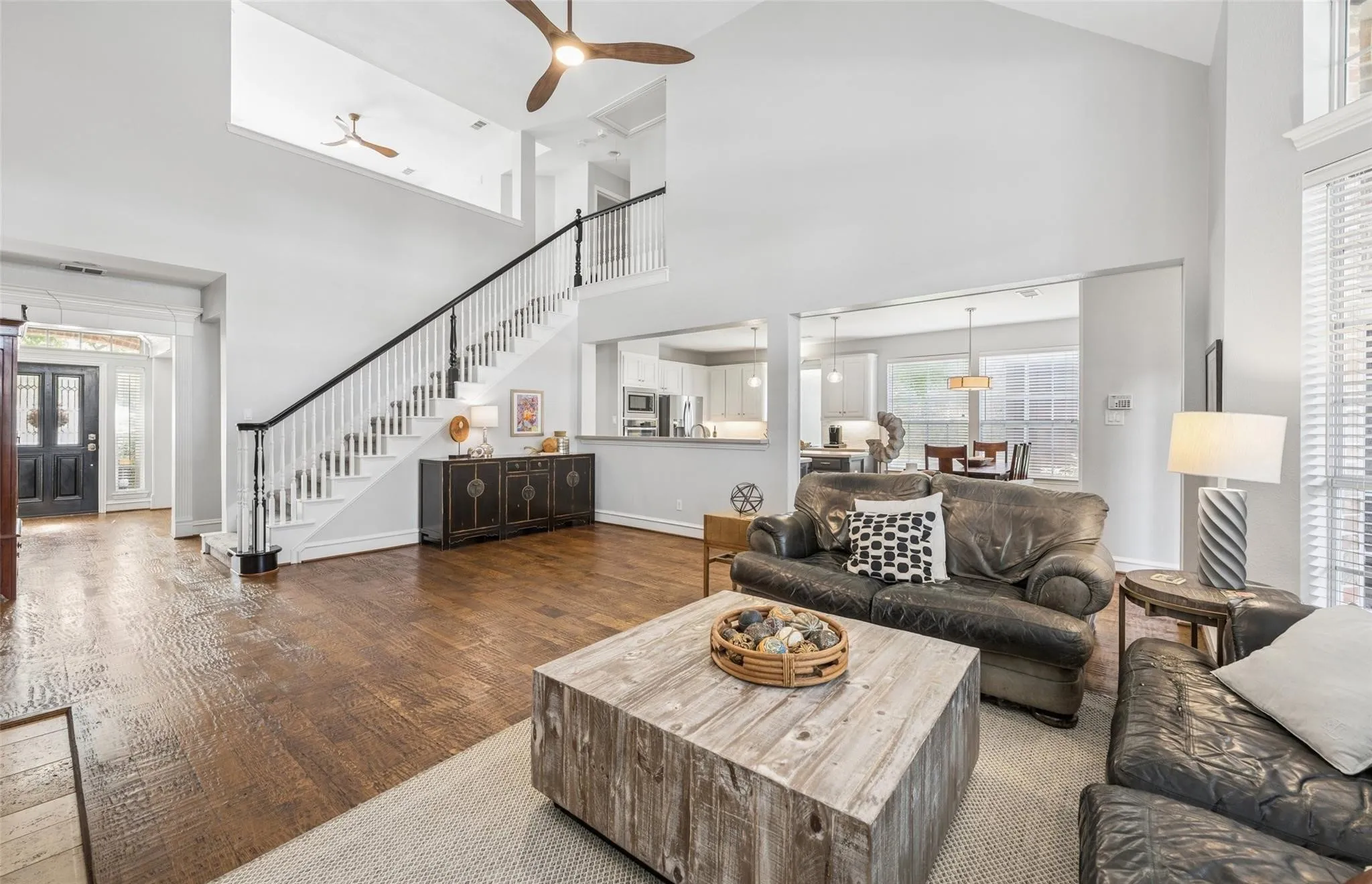 Single Family Residence For Sale in Collin County , 3205 Merita Drive, Richardson, Texas 75082, 5 Bedroom, 4 Bathroom, 3 Garage spaces, 3,425 Sqft, built in 1999, mls#21364332, Real Estate Agent in Richardson, Homes For Sale in Collin county, Homes For Sale in Richardson, Realtor in Richardson Texas, Real Estate Brokerage Independent Realty Texas, Luminita Cordes Realtor