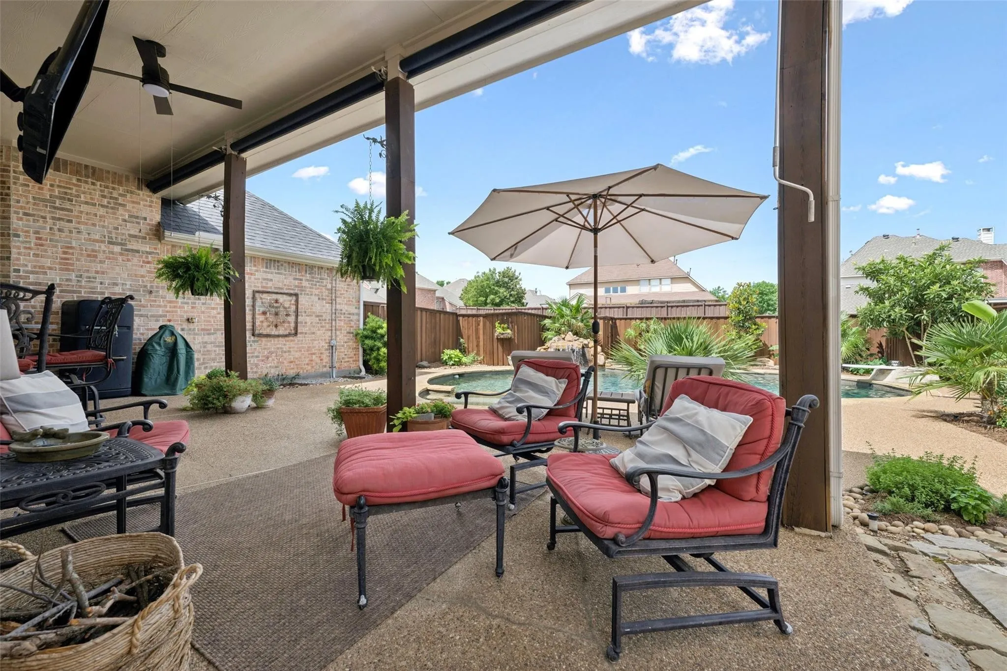 Single Family Residence For Sale in Collin County , 3205 Merita Drive, Richardson, Texas 75082, 5 Bedroom, 4 Bathroom, 3 Garage spaces, 3,425 Sqft, built in 1999, mls#21364332, Real Estate Agent in Richardson, Homes For Sale in Collin county, Homes For Sale in Richardson, Realtor in Richardson Texas, Real Estate Brokerage Independent Realty Texas, Luminita Cordes Realtor