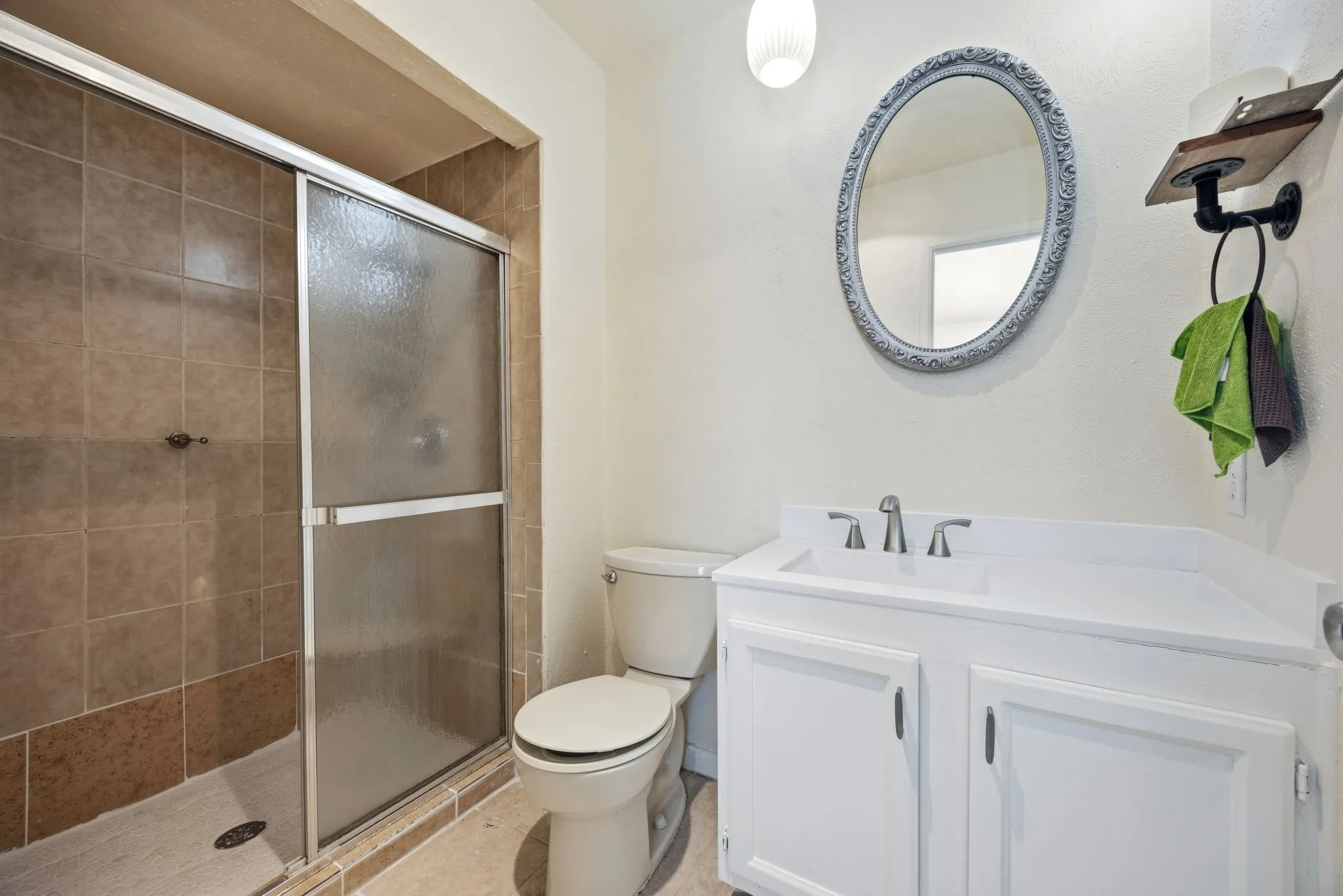 Single Family Residence For Sale in Dallas County , 3314 Excalibur Circle, Garland, Texas 75044, 3 Bedroom, 2 Bathroom, 2 Garage spaces, 2,024 Sqft, built in 1975, mls#21379457, Real Estate Agent in Garland, Homes For Sale in Dallas county, Homes For Sale in Garland, Realtor in Garland Texas, Real Estate Brokerage Independent Realty Texas, Luminita Cordes Realtor