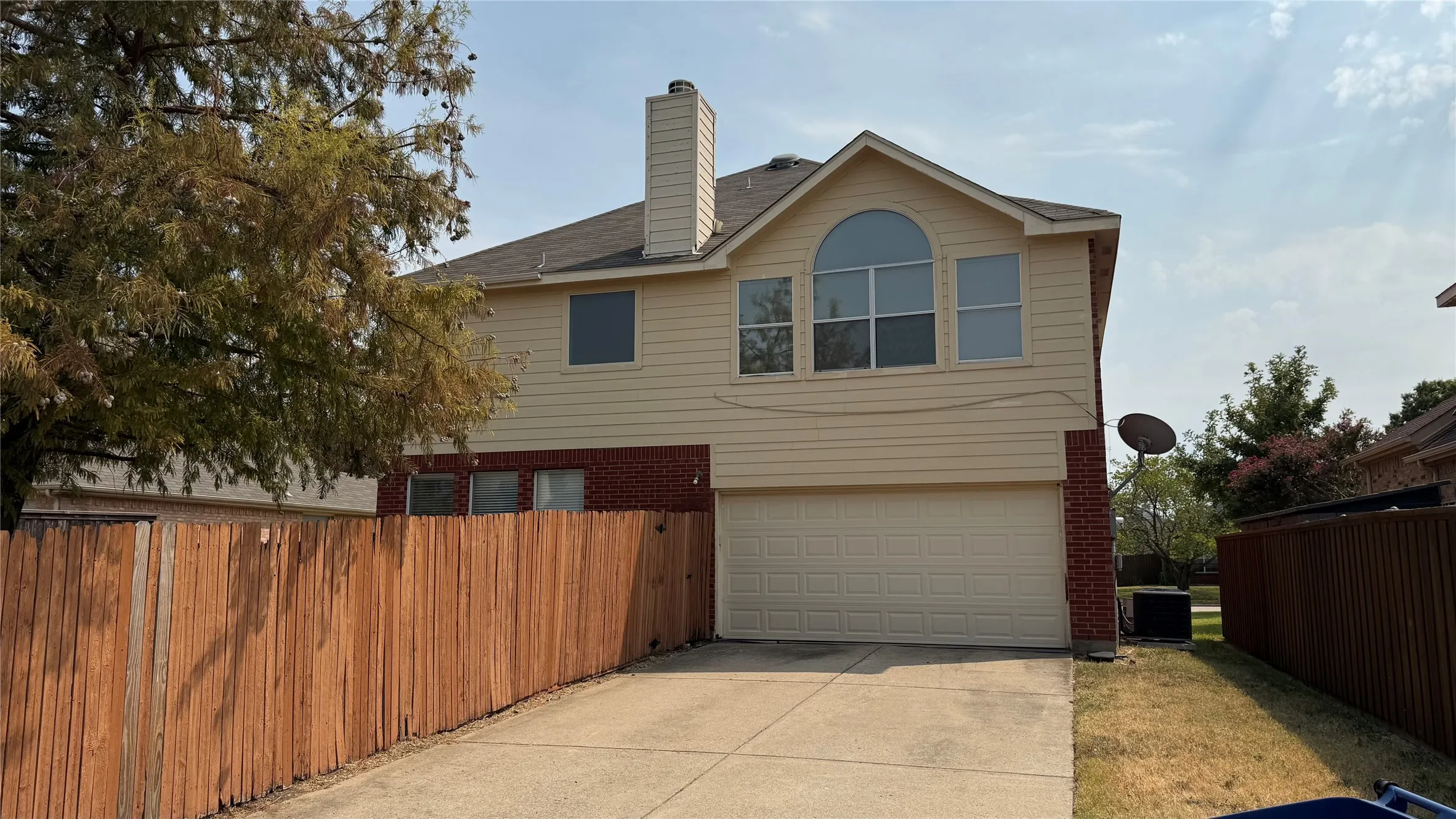 Single Family Residence For Rent in Collin County , 1433 Winterwood Drive, Allen, Texas 75002, 4 Bedroom, 3 Bathroom, 2 Garage spaces, 2,630 Sqft, built in 1999, mls#21379501, Real Estate Agent in Allen, Homes For Rent in Collin county, Homes For Rent in Allen, Realtor in Allen Texas, Real Estate Brokerage Independent Realty Texas, Luminita Cordes Realtor