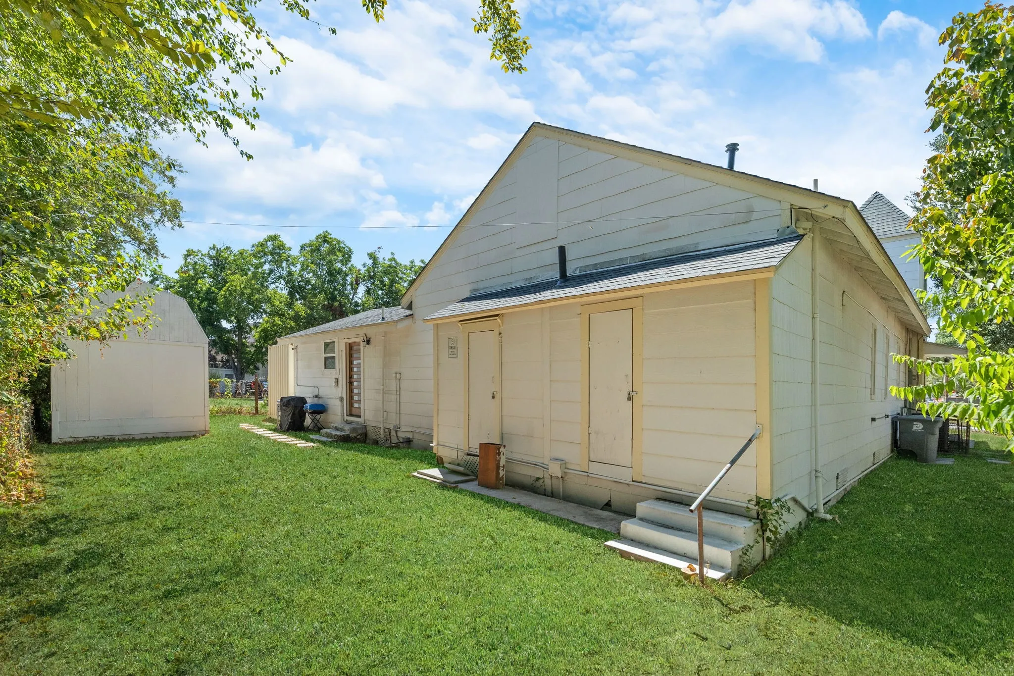Business For Rent in Dallas County , 3024 Conklin Street, Dallas, Texas 75212, 0, 0, Garage spaces, 0 Sqft, built in 1940, mls#21375258, Real Estate Agent in Dallas, Homes For Rent in Dallas county, Homes For Rent in Dallas, Realtor in Dallas Texas, Real Estate Brokerage Independent Realty Texas, Luminita Cordes Realtor