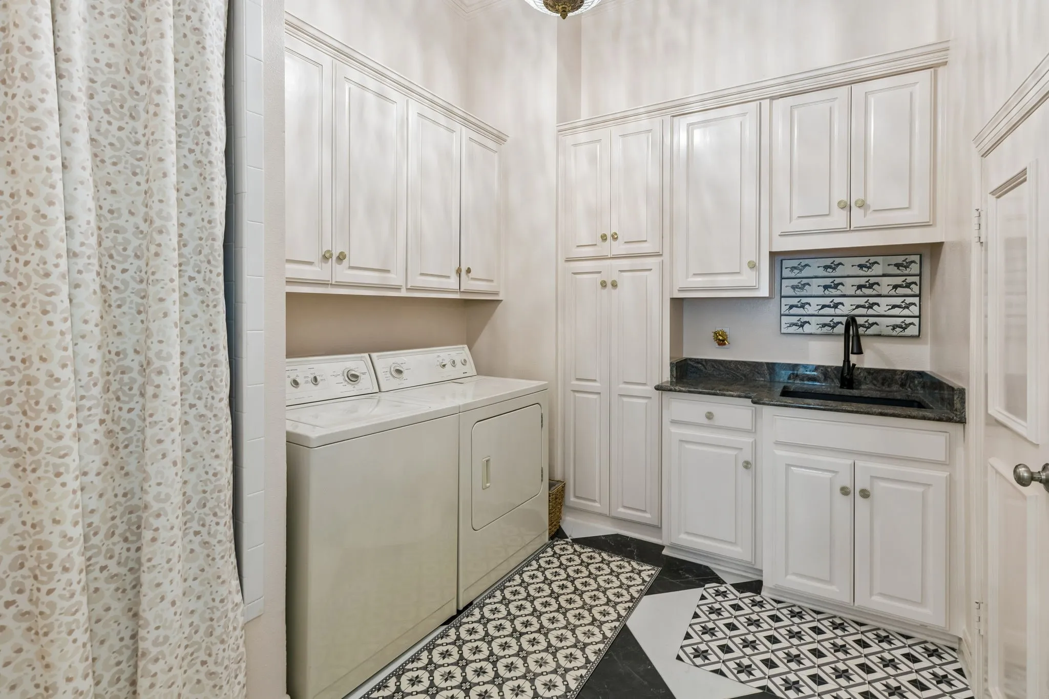 Single Family Residence For Sale in Collin County , 1401 Eastwick Lane, Plano, Texas 75093, 4 Bedroom, 5 Bathroom, 3 Garage spaces, 4,929 Sqft, built in 1993, mls#21379397, Real Estate Agent in Plano, Homes For Sale in Collin county, Homes For Sale in Plano, Realtor in Plano Texas, Real Estate Brokerage Independent Realty Texas, Luminita Cordes Realtor