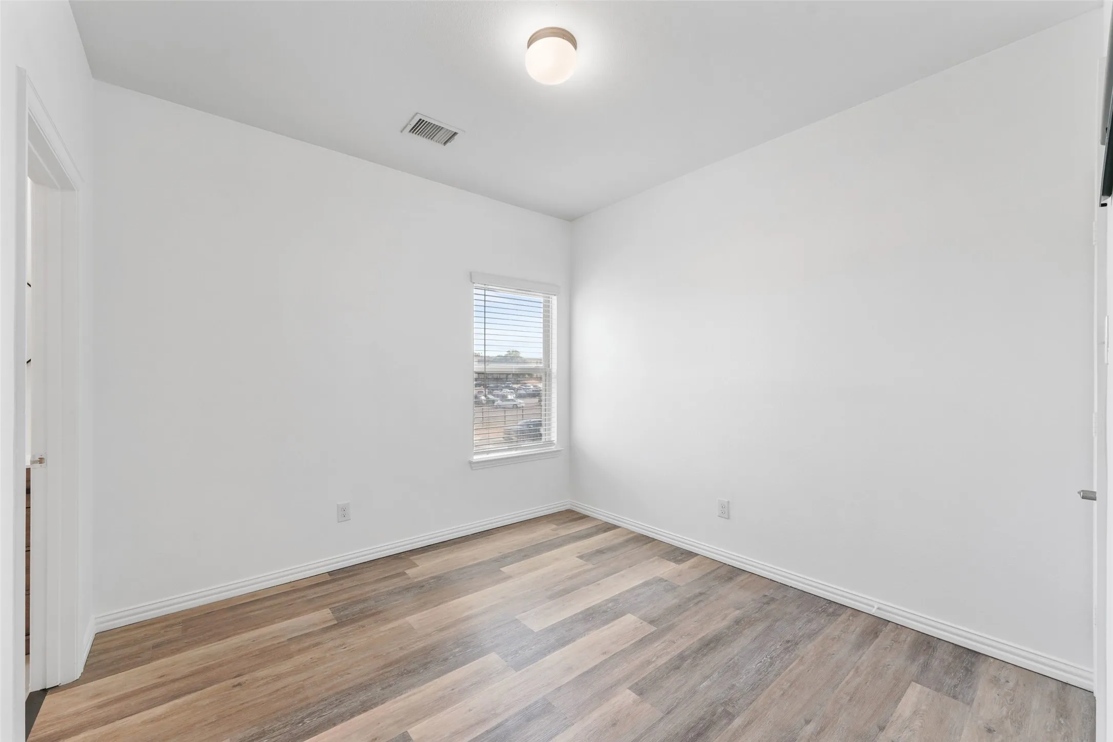 Single Family Residence For Rent in Dallas County , 4651 Raleigh Dalton Road, Dallas, Texas 75227, 3 Bedroom, 3 Bathroom, 2 Garage spaces, 1,833 Sqft, built in 2020, mls#21376676, Real Estate Agent in Dallas, Homes For Rent in Dallas county, Homes For Rent in Dallas, Realtor in Dallas Texas, Real Estate Brokerage Independent Realty Texas, Luminita Cordes Realtor