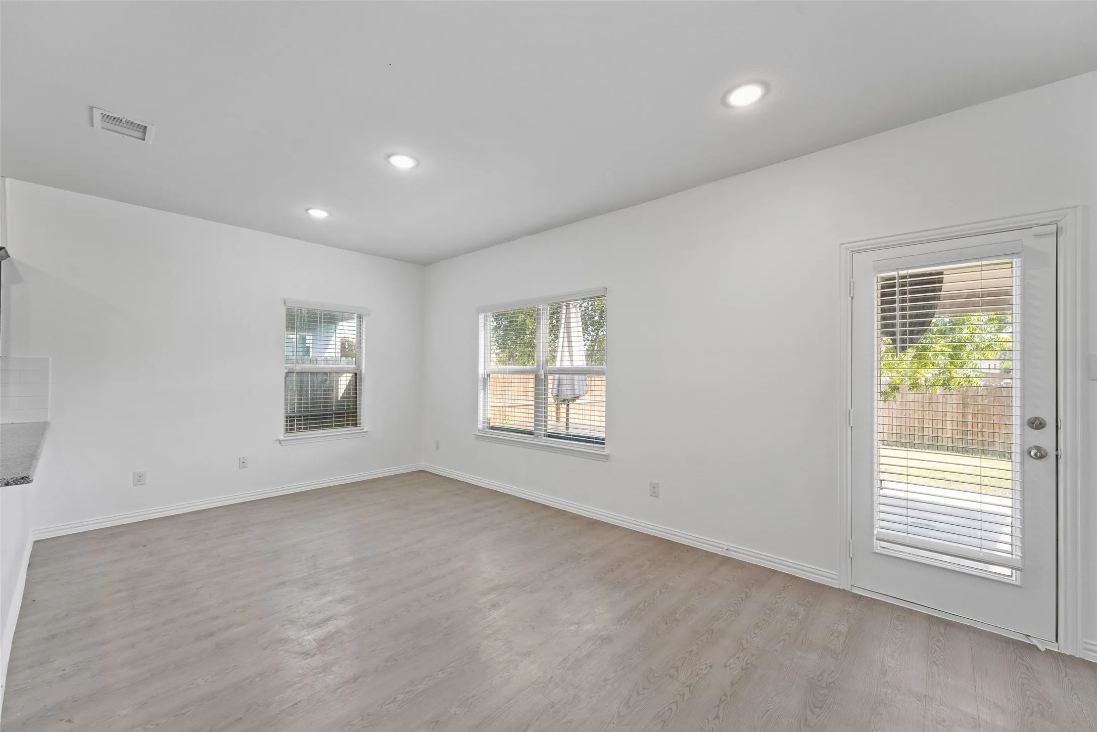 Single Family Residence For Rent in Dallas County , 4651 Raleigh Dalton Road, Dallas, Texas 75227, 3 Bedroom, 3 Bathroom, 2 Garage spaces, 1,833 Sqft, built in 2020, mls#21376676, Real Estate Agent in Dallas, Homes For Rent in Dallas county, Homes For Rent in Dallas, Realtor in Dallas Texas, Real Estate Brokerage Independent Realty Texas, Luminita Cordes Realtor