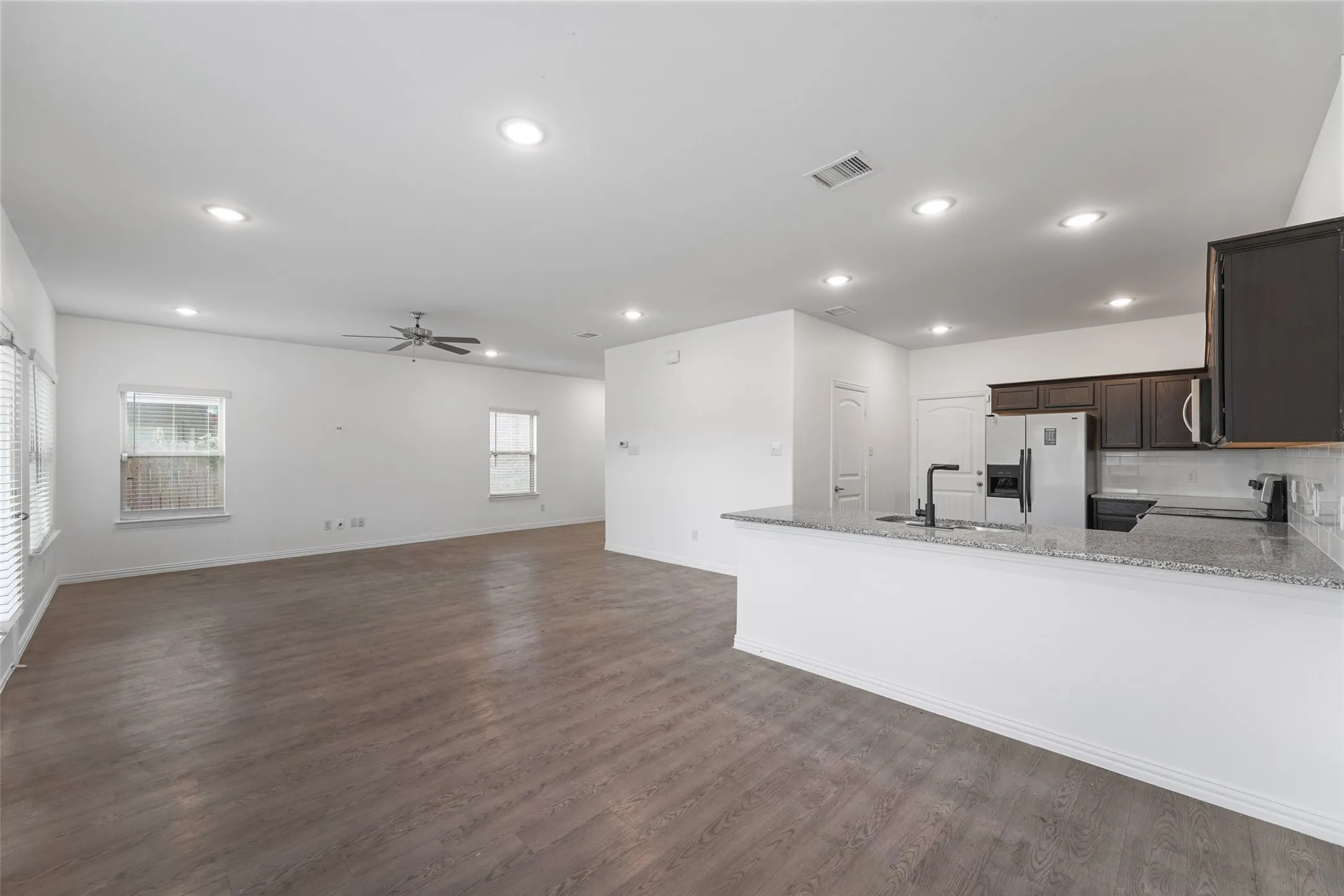 Single Family Residence For Rent in Dallas County , 4651 Raleigh Dalton Road, Dallas, Texas 75227, 3 Bedroom, 3 Bathroom, 2 Garage spaces, 1,833 Sqft, built in 2020, mls#21376676, Real Estate Agent in Dallas, Homes For Rent in Dallas county, Homes For Rent in Dallas, Realtor in Dallas Texas, Real Estate Brokerage Independent Realty Texas, Luminita Cordes Realtor