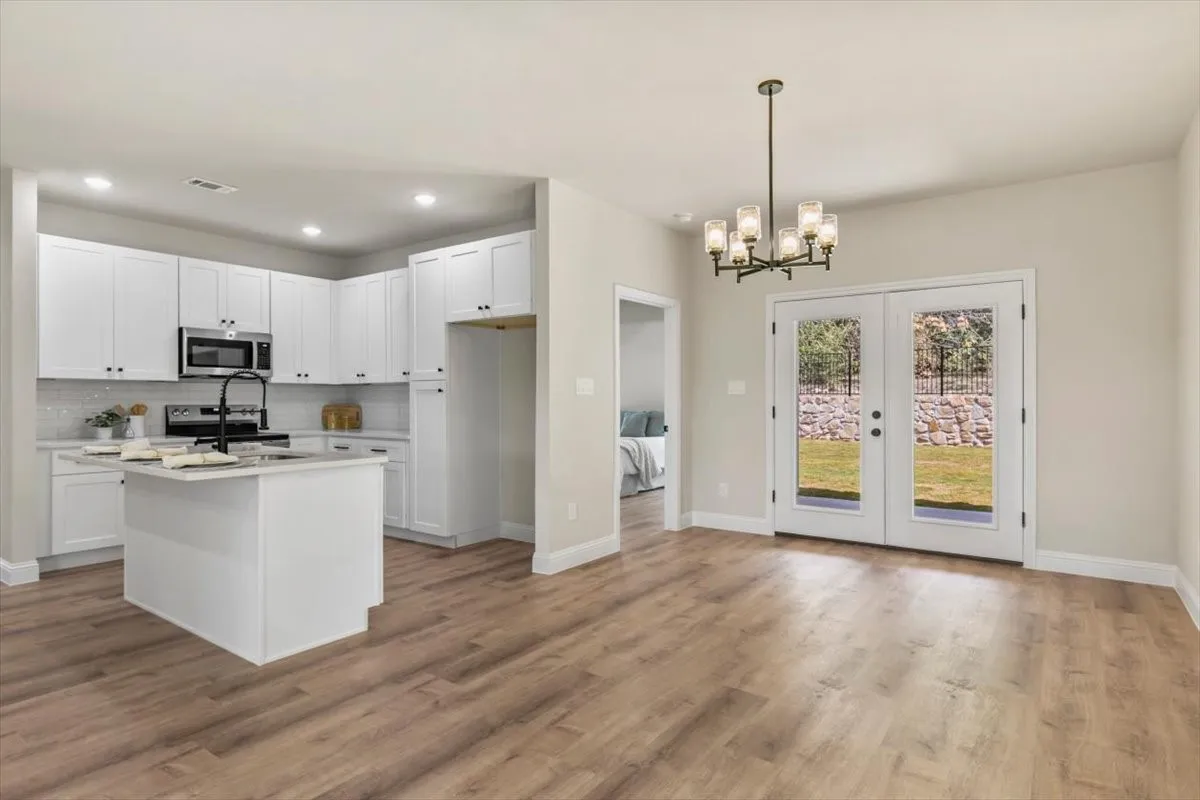 Single Family Residence For Sale in Hood County , 1001 Apache Ridge Road, Granbury, Texas 76048, 3 Bedroom, 2 Bathroom, 2 Garage spaces, 1,445 Sqft, built in 2026, mls#21378805, Real Estate Agent in Granbury, Homes For Sale in Hood county, Homes For Sale in Granbury, Realtor in Granbury Texas, Real Estate Brokerage Independent Realty Texas, Luminita Cordes Realtor