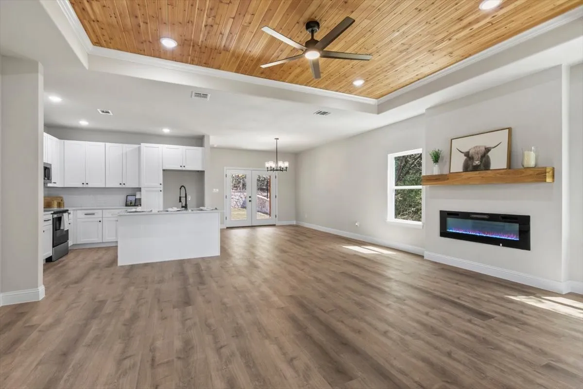 Single Family Residence For Sale in Hood County , 1001 Apache Ridge Road, Granbury, Texas 76048, 3 Bedroom, 2 Bathroom, 2 Garage spaces, 1,445 Sqft, built in 2026, mls#21378805, Real Estate Agent in Granbury, Homes For Sale in Hood county, Homes For Sale in Granbury, Realtor in Granbury Texas, Real Estate Brokerage Independent Realty Texas, Luminita Cordes Realtor