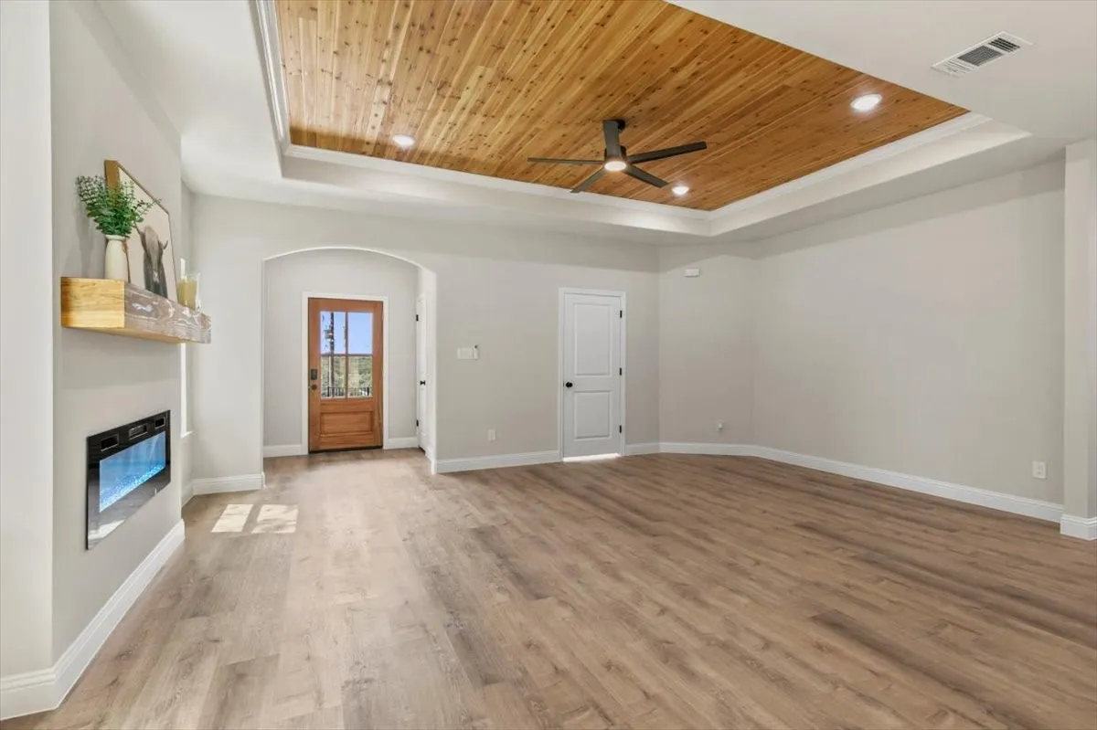 Single Family Residence For Sale in Hood County , 1001 Apache Ridge Road, Granbury, Texas 76048, 3 Bedroom, 2 Bathroom, 2 Garage spaces, 1,445 Sqft, built in 2026, mls#21378805, Real Estate Agent in Granbury, Homes For Sale in Hood county, Homes For Sale in Granbury, Realtor in Granbury Texas, Real Estate Brokerage Independent Realty Texas, Luminita Cordes Realtor
