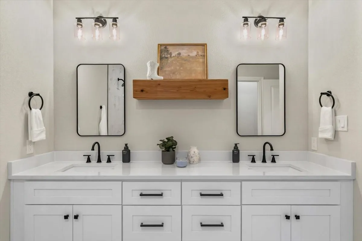 Single Family Residence For Sale in Hood County , 1001 Apache Ridge Road, Granbury, Texas 76048, 3 Bedroom, 2 Bathroom, 2 Garage spaces, 1,445 Sqft, built in 2026, mls#21378805, Real Estate Agent in Granbury, Homes For Sale in Hood county, Homes For Sale in Granbury, Realtor in Granbury Texas, Real Estate Brokerage Independent Realty Texas, Luminita Cordes Realtor