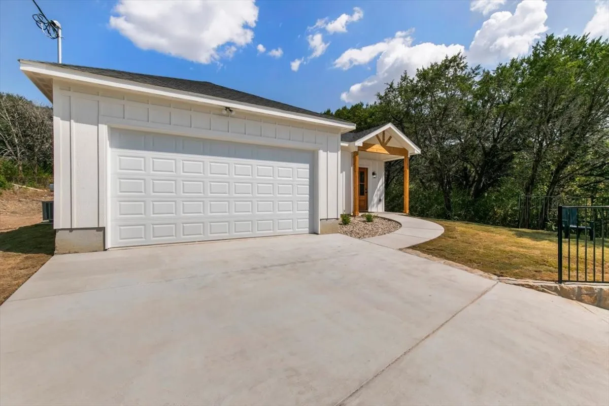 Single Family Residence For Sale in Hood County , 1001 Apache Ridge Road, Granbury, Texas 76048, 3 Bedroom, 2 Bathroom, 2 Garage spaces, 1,445 Sqft, built in 2026, mls#21378805, Real Estate Agent in Granbury, Homes For Sale in Hood county, Homes For Sale in Granbury, Realtor in Granbury Texas, Real Estate Brokerage Independent Realty Texas, Luminita Cordes Realtor