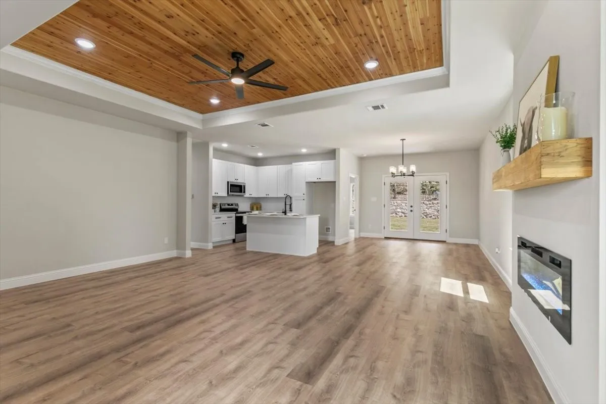 Single Family Residence For Sale in Hood County , 1001 Apache Ridge Road, Granbury, Texas 76048, 3 Bedroom, 2 Bathroom, 2 Garage spaces, 1,445 Sqft, built in 2026, mls#21378805, Real Estate Agent in Granbury, Homes For Sale in Hood county, Homes For Sale in Granbury, Realtor in Granbury Texas, Real Estate Brokerage Independent Realty Texas, Luminita Cordes Realtor