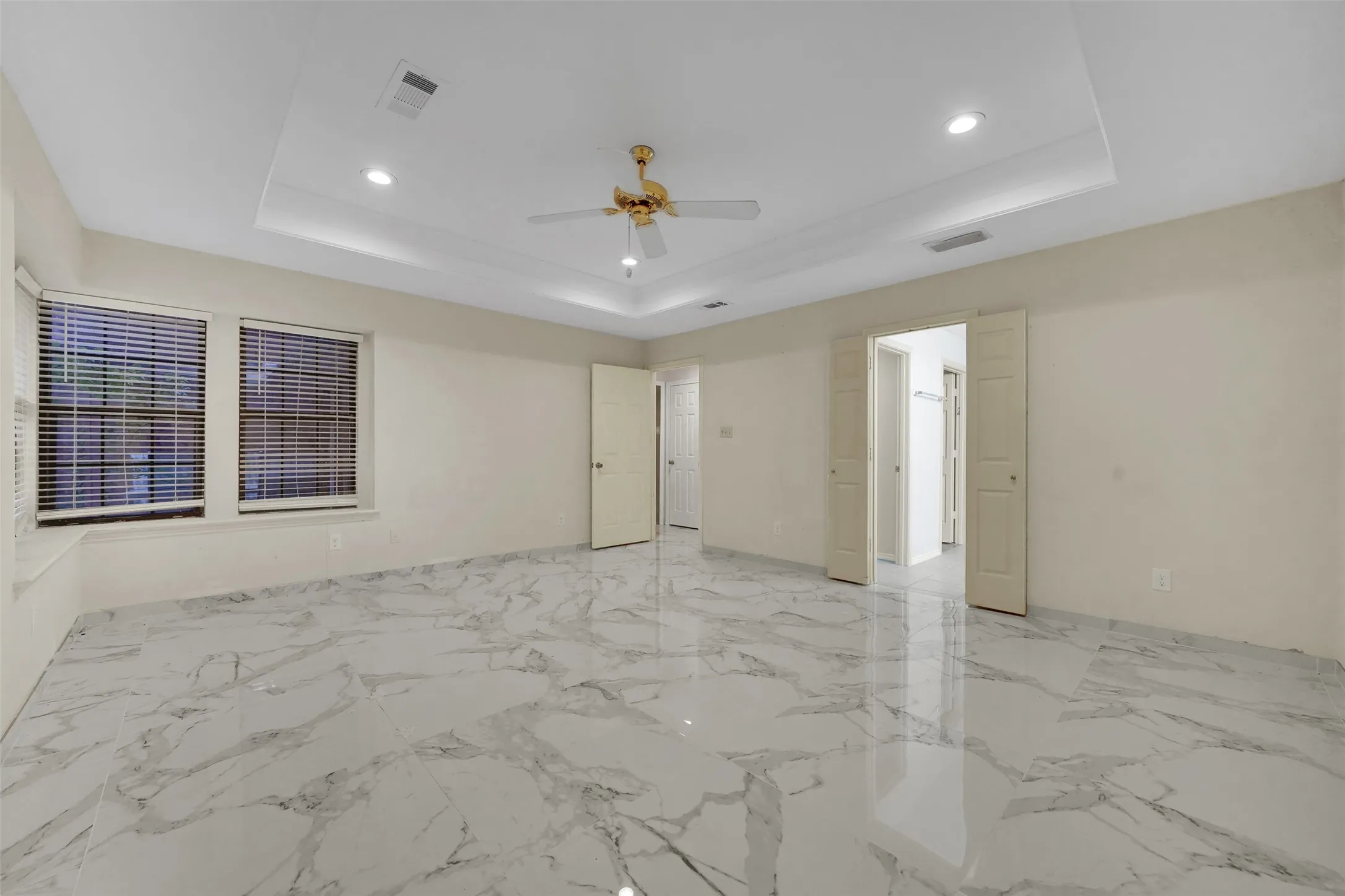 Single Family Residence For Rent in Dallas County , 2105 Rolling Oak Lane, Garland, Texas 75044, 4 Bedroom, 3 Bathroom, 2 Garage spaces, 2,623 Sqft, built in 1987, mls#21379518, Real Estate Agent in Garland, Homes For Rent in Dallas county, Homes For Rent in Garland, Realtor in Garland Texas, Real Estate Brokerage Independent Realty Texas, Luminita Cordes Realtor