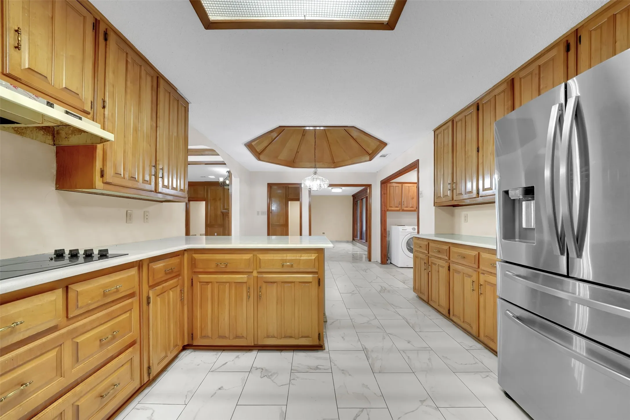Single Family Residence For Rent in Dallas County , 2105 Rolling Oak Lane, Garland, Texas 75044, 4 Bedroom, 3 Bathroom, 2 Garage spaces, 2,623 Sqft, built in 1987, mls#21379518, Real Estate Agent in Garland, Homes For Rent in Dallas county, Homes For Rent in Garland, Realtor in Garland Texas, Real Estate Brokerage Independent Realty Texas, Luminita Cordes Realtor