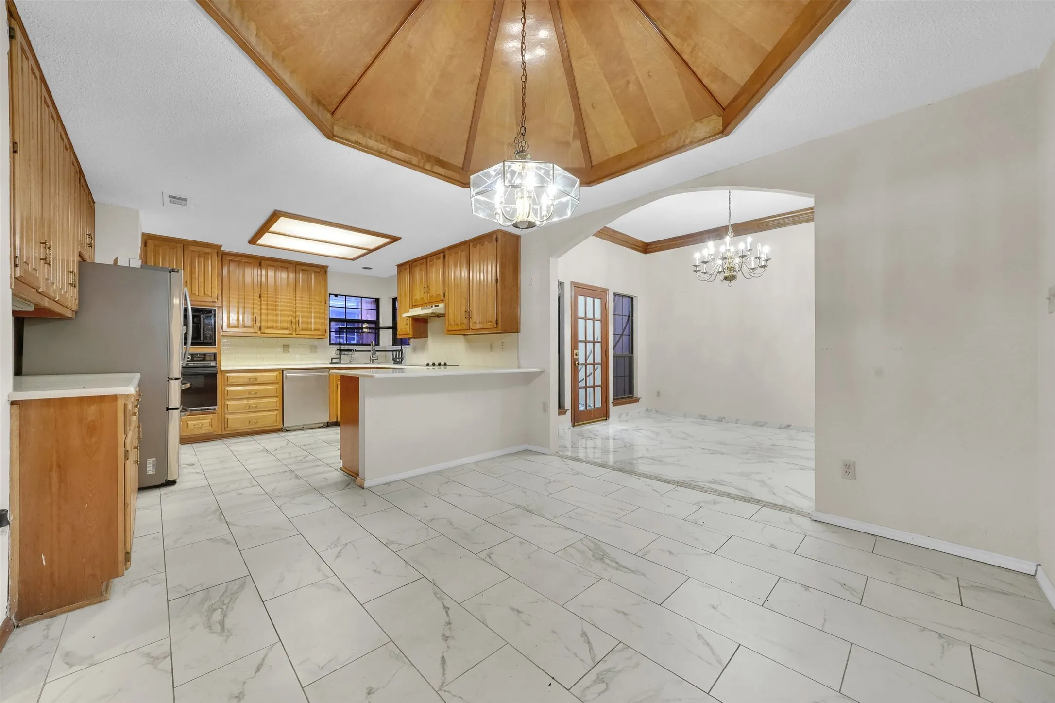Single Family Residence For Rent in Dallas County , 2105 Rolling Oak Lane, Garland, Texas 75044, 4 Bedroom, 3 Bathroom, 2 Garage spaces, 2,623 Sqft, built in 1987, mls#21379518, Real Estate Agent in Garland, Homes For Rent in Dallas county, Homes For Rent in Garland, Realtor in Garland Texas, Real Estate Brokerage Independent Realty Texas, Luminita Cordes Realtor