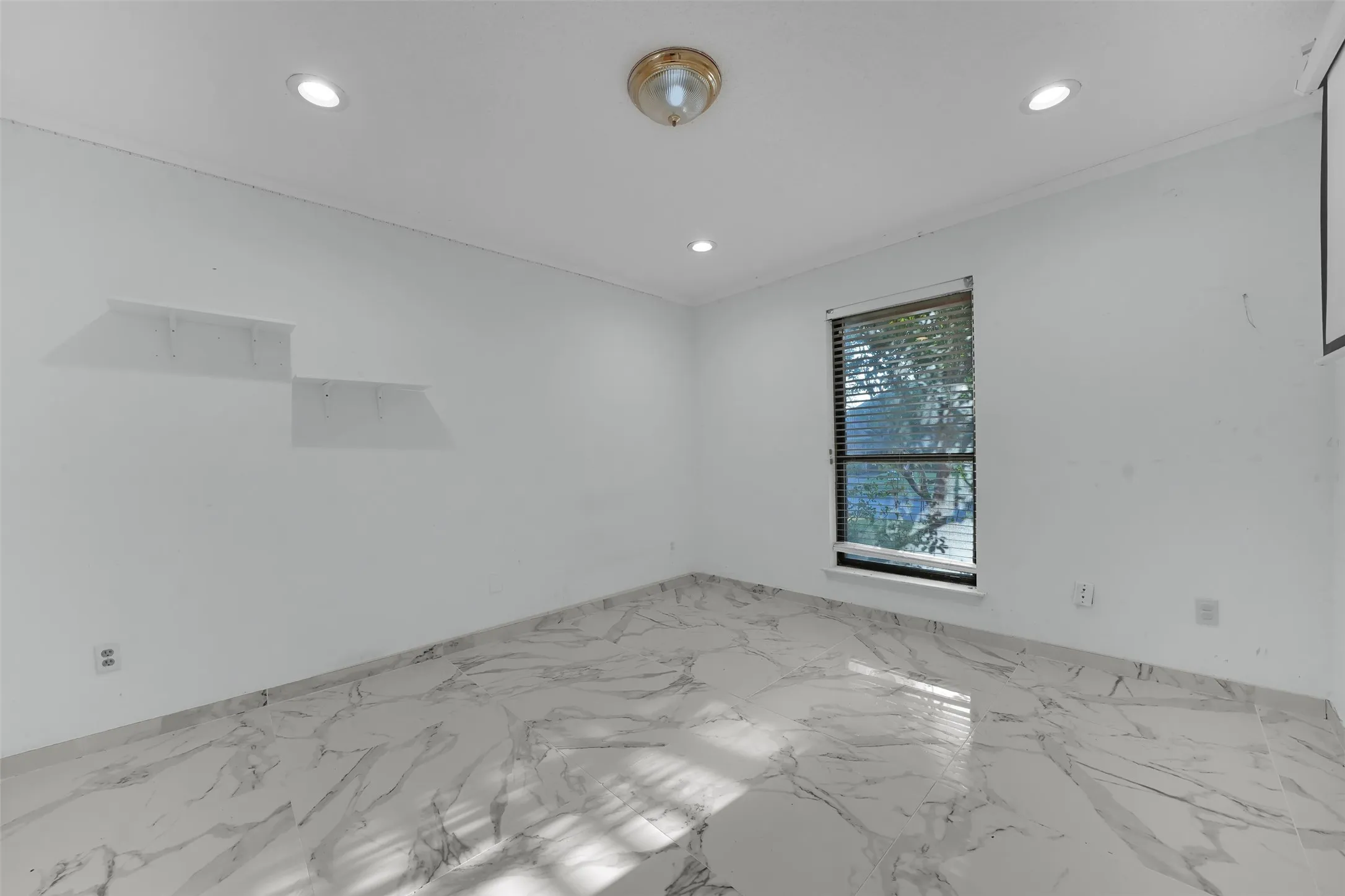Single Family Residence For Rent in Dallas County , 2105 Rolling Oak Lane, Garland, Texas 75044, 4 Bedroom, 3 Bathroom, 2 Garage spaces, 2,623 Sqft, built in 1987, mls#21379518, Real Estate Agent in Garland, Homes For Rent in Dallas county, Homes For Rent in Garland, Realtor in Garland Texas, Real Estate Brokerage Independent Realty Texas, Luminita Cordes Realtor