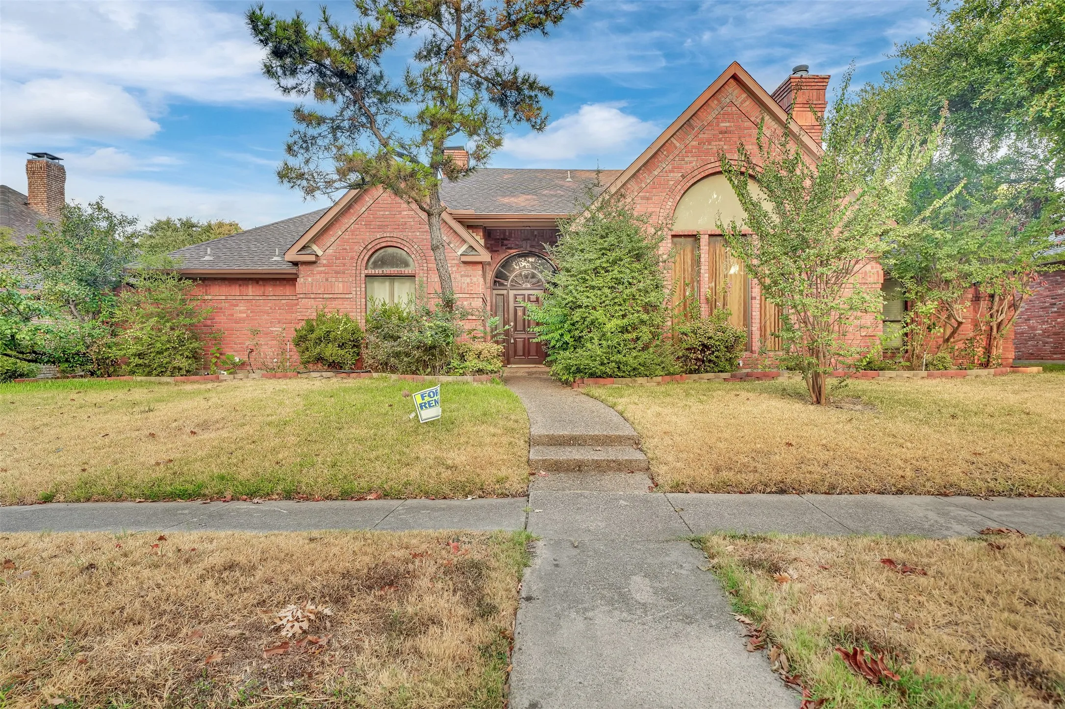 Single Family Residence For Rent in Dallas County , 2105 Rolling Oak Lane, Garland, Texas 75044, 4 Bedroom, 3 Bathroom, 2 Garage spaces, 2,623 Sqft, built in 1987, mls#21379518, Real Estate Agent in Garland, Homes For Rent in Dallas county, Homes For Rent in Garland, Realtor in Garland Texas, Real Estate Brokerage Independent Realty Texas, Luminita Cordes Realtor