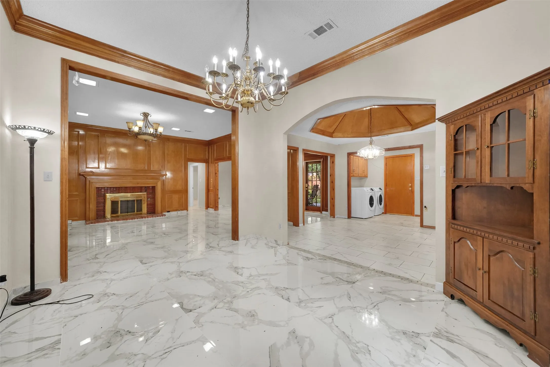 Single Family Residence For Rent in Dallas County , 2105 Rolling Oak Lane, Garland, Texas 75044, 4 Bedroom, 3 Bathroom, 2 Garage spaces, 2,623 Sqft, built in 1987, mls#21379518, Real Estate Agent in Garland, Homes For Rent in Dallas county, Homes For Rent in Garland, Realtor in Garland Texas, Real Estate Brokerage Independent Realty Texas, Luminita Cordes Realtor