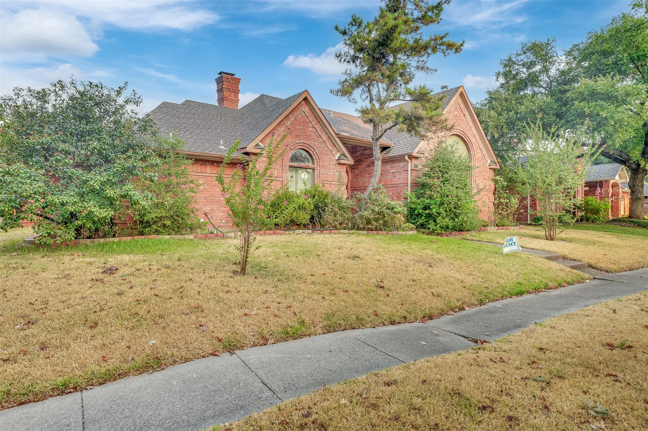 Single Family Residence For Rent in Dallas County , 2105 Rolling Oak Lane, Garland, Texas 75044, 4 Bedroom, 3 Bathroom, 2 Garage spaces, 2,623 Sqft, built in 1987, mls#21379518, Real Estate Agent in Garland, Homes For Rent in Dallas county, Homes For Rent in Garland, Realtor in Garland Texas, Real Estate Brokerage Independent Realty Texas, Luminita Cordes Realtor