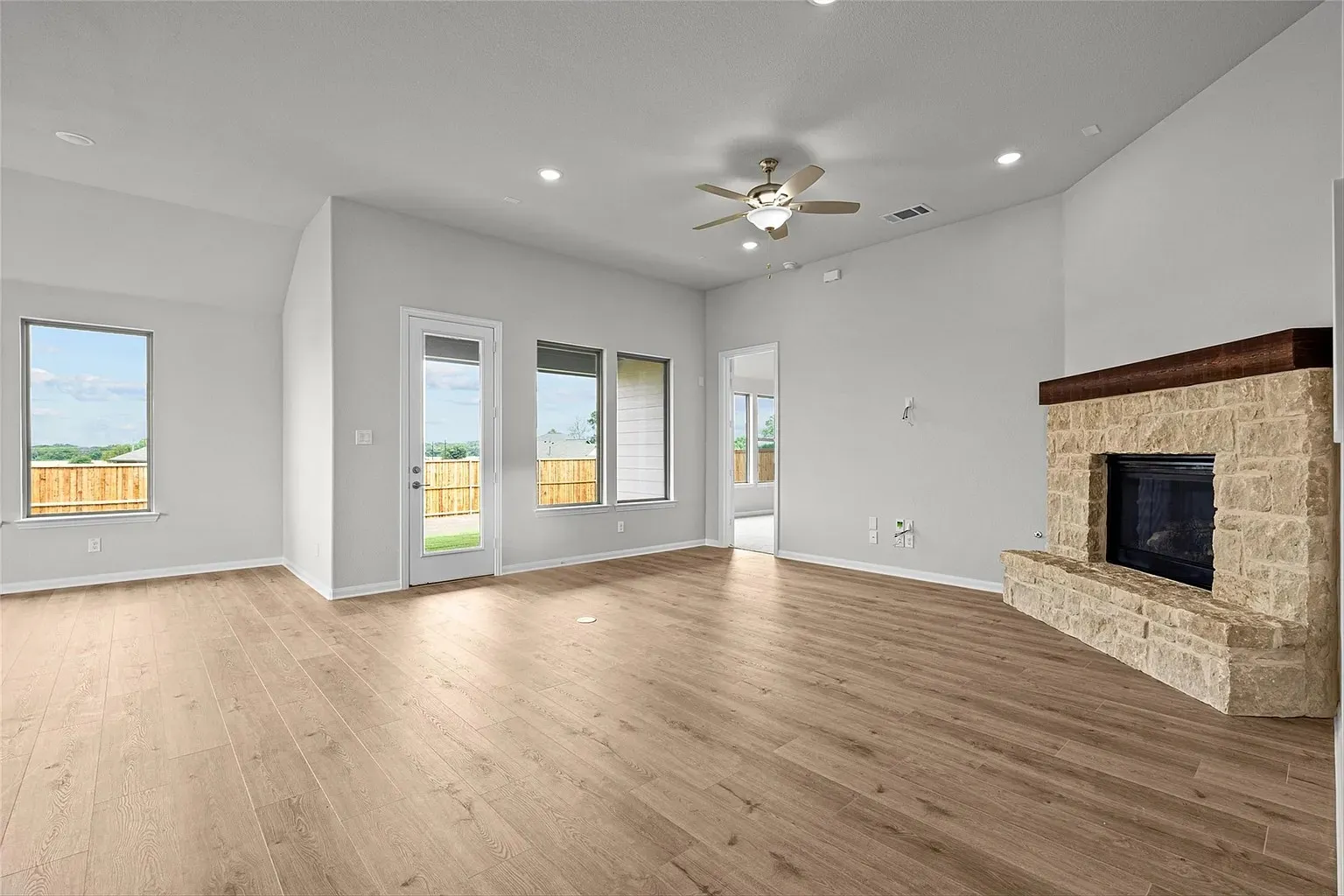 Single Family Residence For Rent in Grayson County , 1506 Golden Meadow Drive, Van Alstyne, Texas 75495, 4 Bedroom, 3 Bathroom, 2 Garage spaces, 2,710 Sqft, built in 2023, mls#21376922, Real Estate Agent in Van Alstyne, Homes For Rent in Grayson county, Homes For Rent in Van Alstyne, Realtor in Van Alstyne Texas, Real Estate Brokerage Independent Realty Texas, Luminita Cordes Realtor