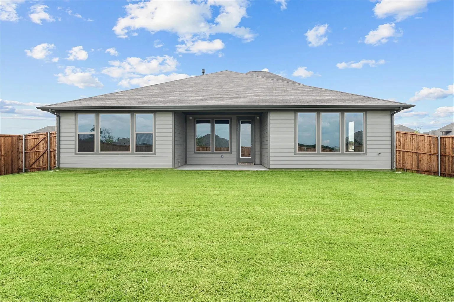 Single Family Residence For Rent in Grayson County , 1506 Golden Meadow Drive, Van Alstyne, Texas 75495, 4 Bedroom, 3 Bathroom, 2 Garage spaces, 2,710 Sqft, built in 2023, mls#21376922, Real Estate Agent in Van Alstyne, Homes For Rent in Grayson county, Homes For Rent in Van Alstyne, Realtor in Van Alstyne Texas, Real Estate Brokerage Independent Realty Texas, Luminita Cordes Realtor