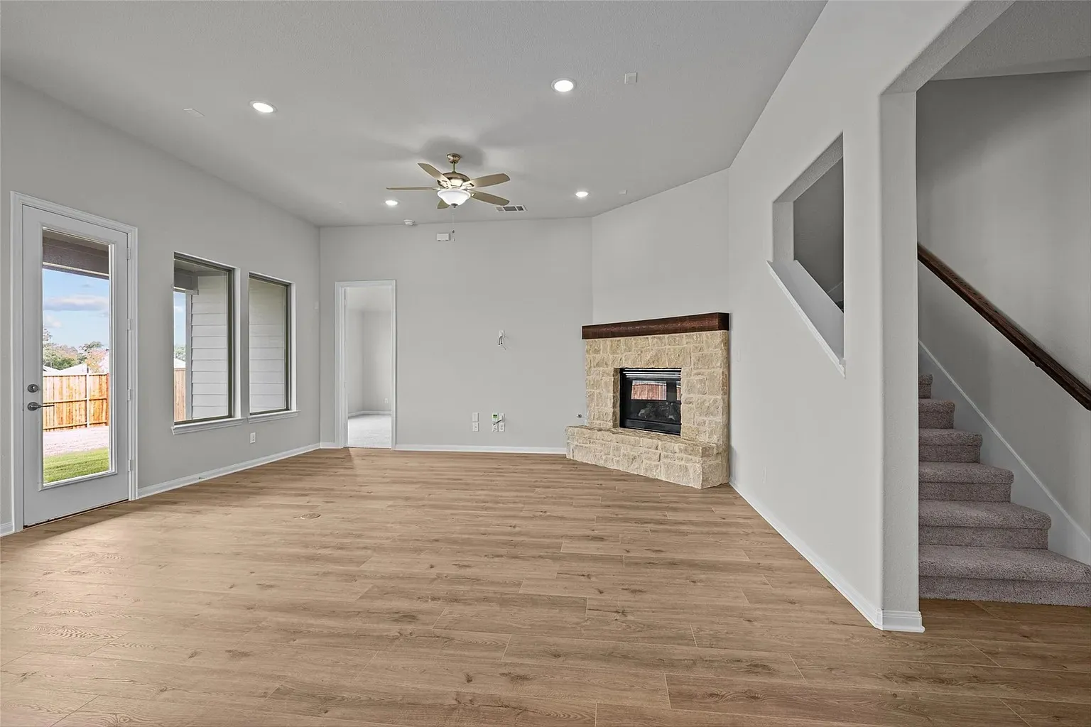 Single Family Residence For Rent in Grayson County , 1506 Golden Meadow Drive, Van Alstyne, Texas 75495, 4 Bedroom, 3 Bathroom, 2 Garage spaces, 2,710 Sqft, built in 2023, mls#21376922, Real Estate Agent in Van Alstyne, Homes For Rent in Grayson county, Homes For Rent in Van Alstyne, Realtor in Van Alstyne Texas, Real Estate Brokerage Independent Realty Texas, Luminita Cordes Realtor