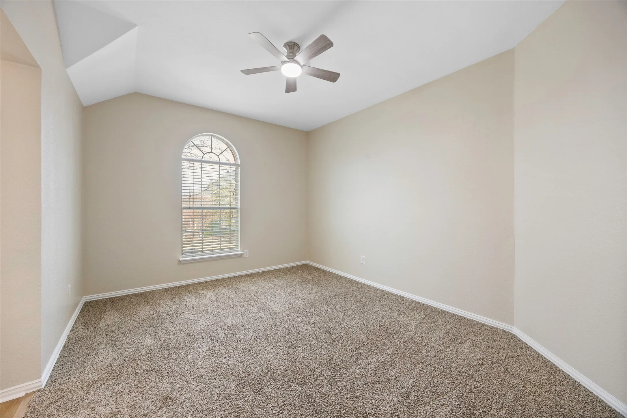 Single Family Residence For Rent in Collin County , 12003 Yoakum Drive, Frisco, Texas 75035, 5 Bedroom, 4 Bathroom, 3 Garage spaces, 3,989 Sqft, built in 2006, mls#21379520, Real Estate Agent in Frisco, Homes For Rent in Collin county, Homes For Rent in Frisco, Realtor in Frisco Texas, Real Estate Brokerage Independent Realty Texas, Luminita Cordes Realtor