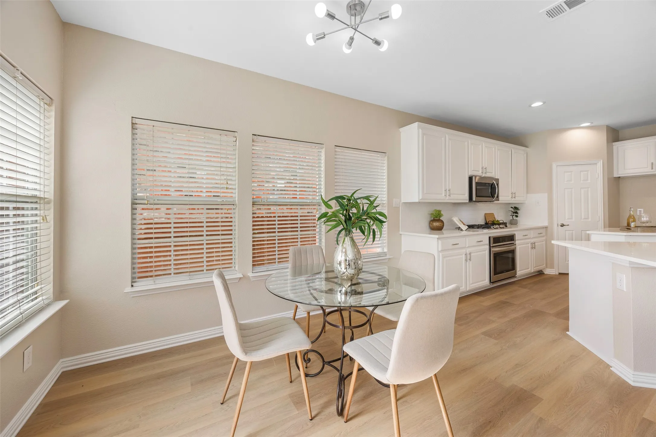Single Family Residence For Rent in Collin County , 12003 Yoakum Drive, Frisco, Texas 75035, 5 Bedroom, 4 Bathroom, 3 Garage spaces, 3,989 Sqft, built in 2006, mls#21379520, Real Estate Agent in Frisco, Homes For Rent in Collin county, Homes For Rent in Frisco, Realtor in Frisco Texas, Real Estate Brokerage Independent Realty Texas, Luminita Cordes Realtor