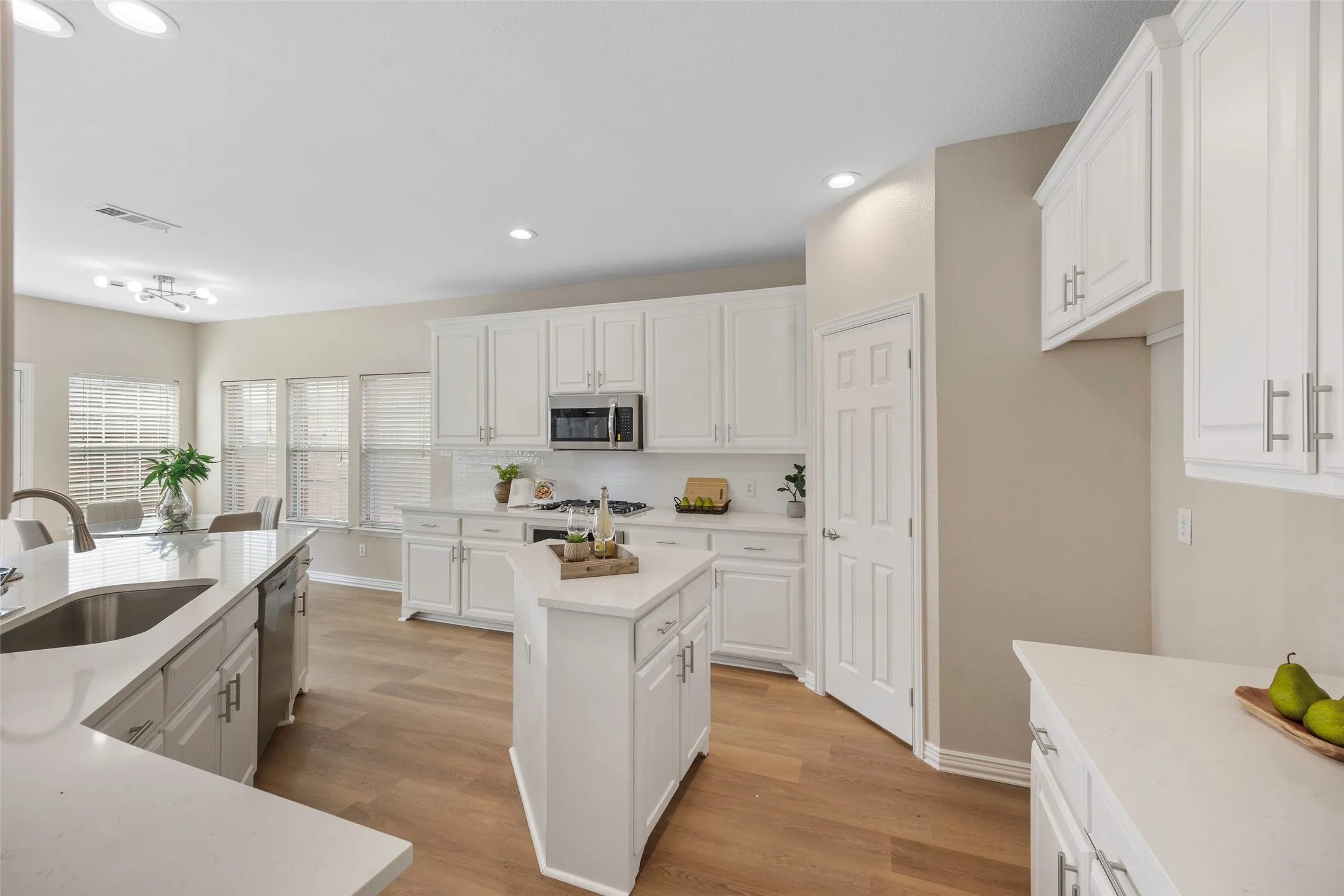 Single Family Residence For Rent in Collin County , 12003 Yoakum Drive, Frisco, Texas 75035, 5 Bedroom, 4 Bathroom, 3 Garage spaces, 3,989 Sqft, built in 2006, mls#21379520, Real Estate Agent in Frisco, Homes For Rent in Collin county, Homes For Rent in Frisco, Realtor in Frisco Texas, Real Estate Brokerage Independent Realty Texas, Luminita Cordes Realtor