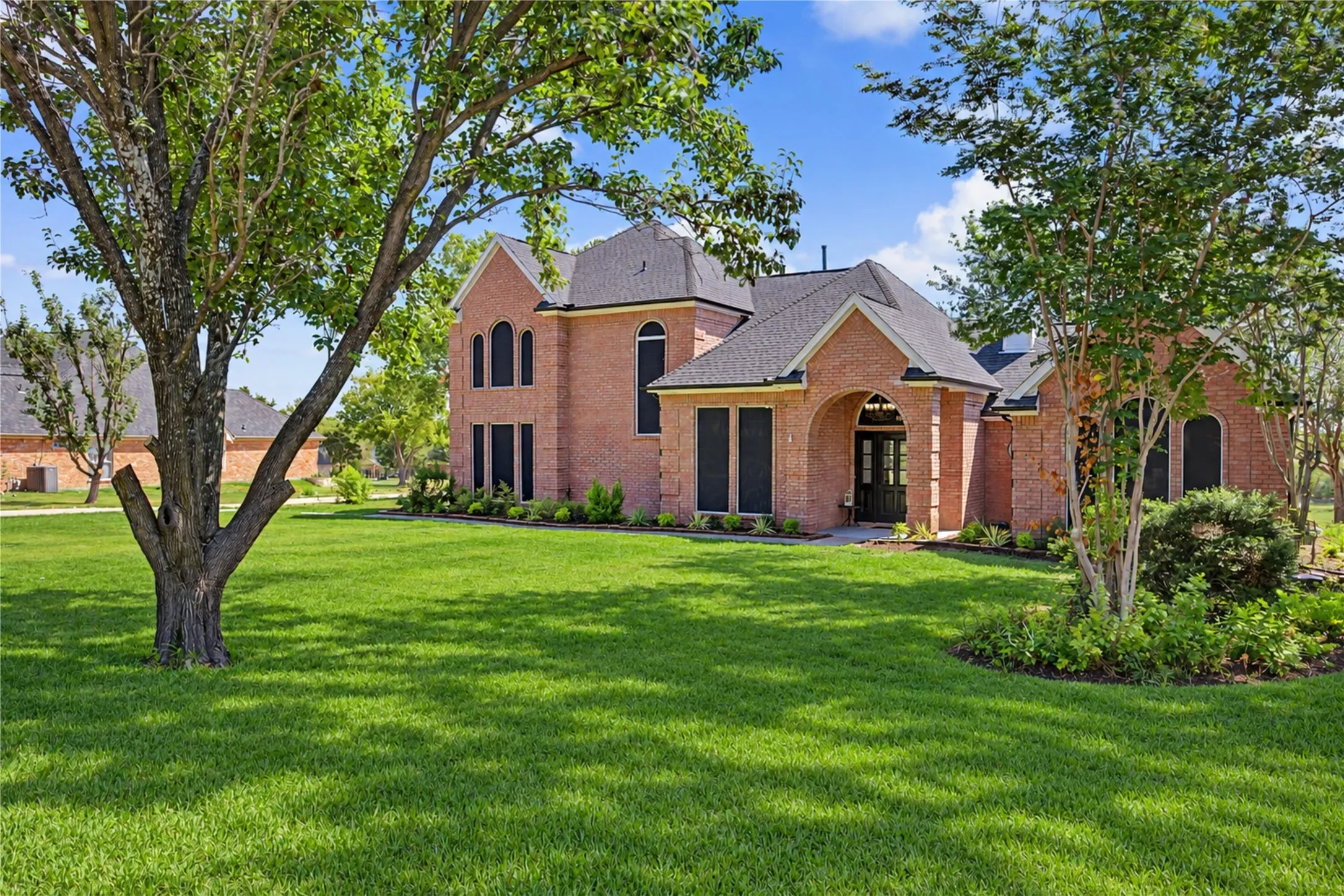 Single Family Residence For Sale in Rockwall County , 474 Chippendale Drive, Heath, Texas 75032, 4 Bedroom, 4 Bathroom, 3 Garage spaces, 2,837 Sqft, built in 1993, mls#21373226, Real Estate Agent in Heath, Homes For Sale in Rockwall county, Homes For Sale in Heath, Realtor in Heath Texas, Real Estate Brokerage Independent Realty Texas, Luminita Cordes Realtor