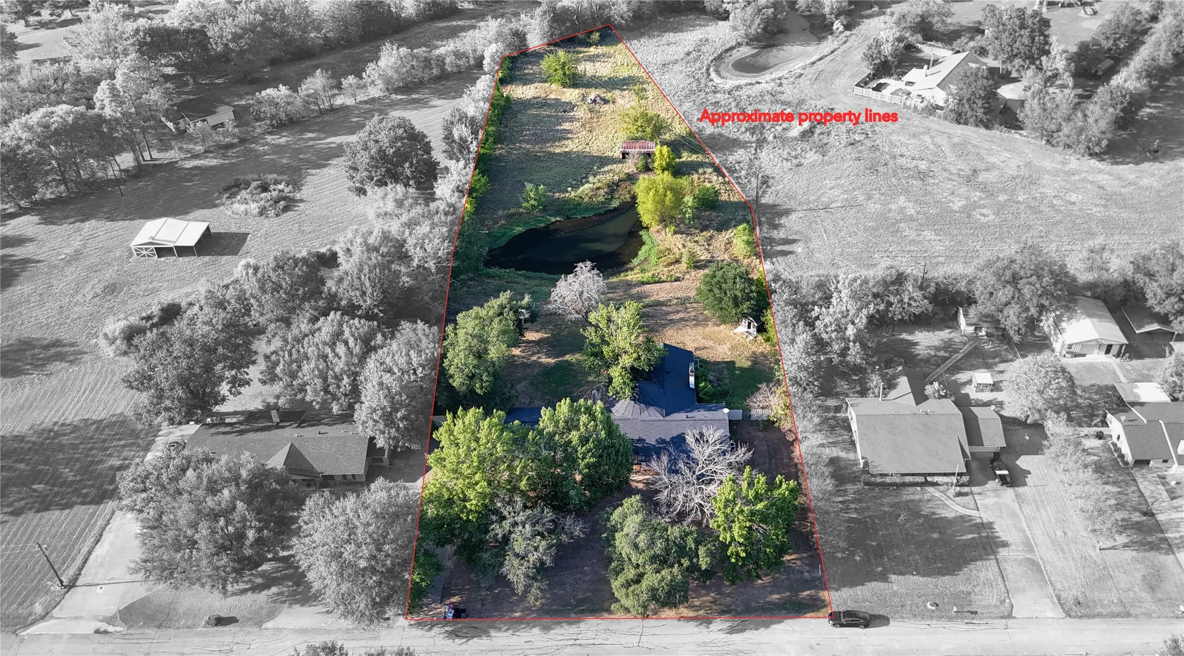 Single Family Residence For Sale in Van Zandt County , 207 Southridge Road, Edgewood, Texas 75117, 5 Bedroom, 2 Bathroom, 2 Garage spaces, 3,327 Sqft, built in 1983, mls#21379450, Real Estate Agent in Edgewood, Homes For Sale in Van Zandt county, Homes For Sale in Edgewood, Realtor in Edgewood Texas, Real Estate Brokerage Independent Realty Texas, Luminita Cordes Realtor