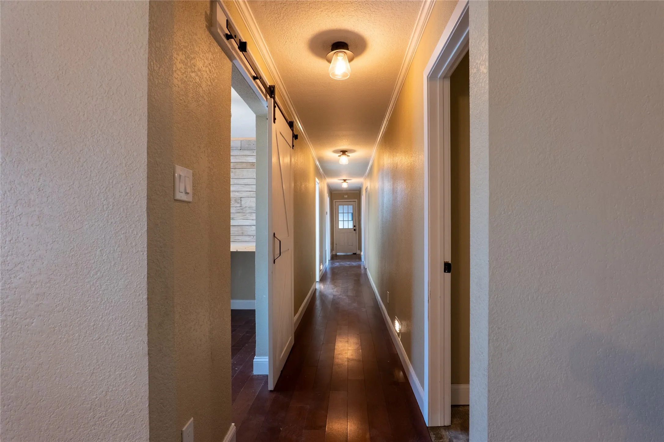 Single Family Residence For Sale in Van Zandt County , 207 Southridge Road, Edgewood, Texas 75117, 5 Bedroom, 2 Bathroom, 2 Garage spaces, 3,327 Sqft, built in 1983, mls#21379450, Real Estate Agent in Edgewood, Homes For Sale in Van Zandt county, Homes For Sale in Edgewood, Realtor in Edgewood Texas, Real Estate Brokerage Independent Realty Texas, Luminita Cordes Realtor
