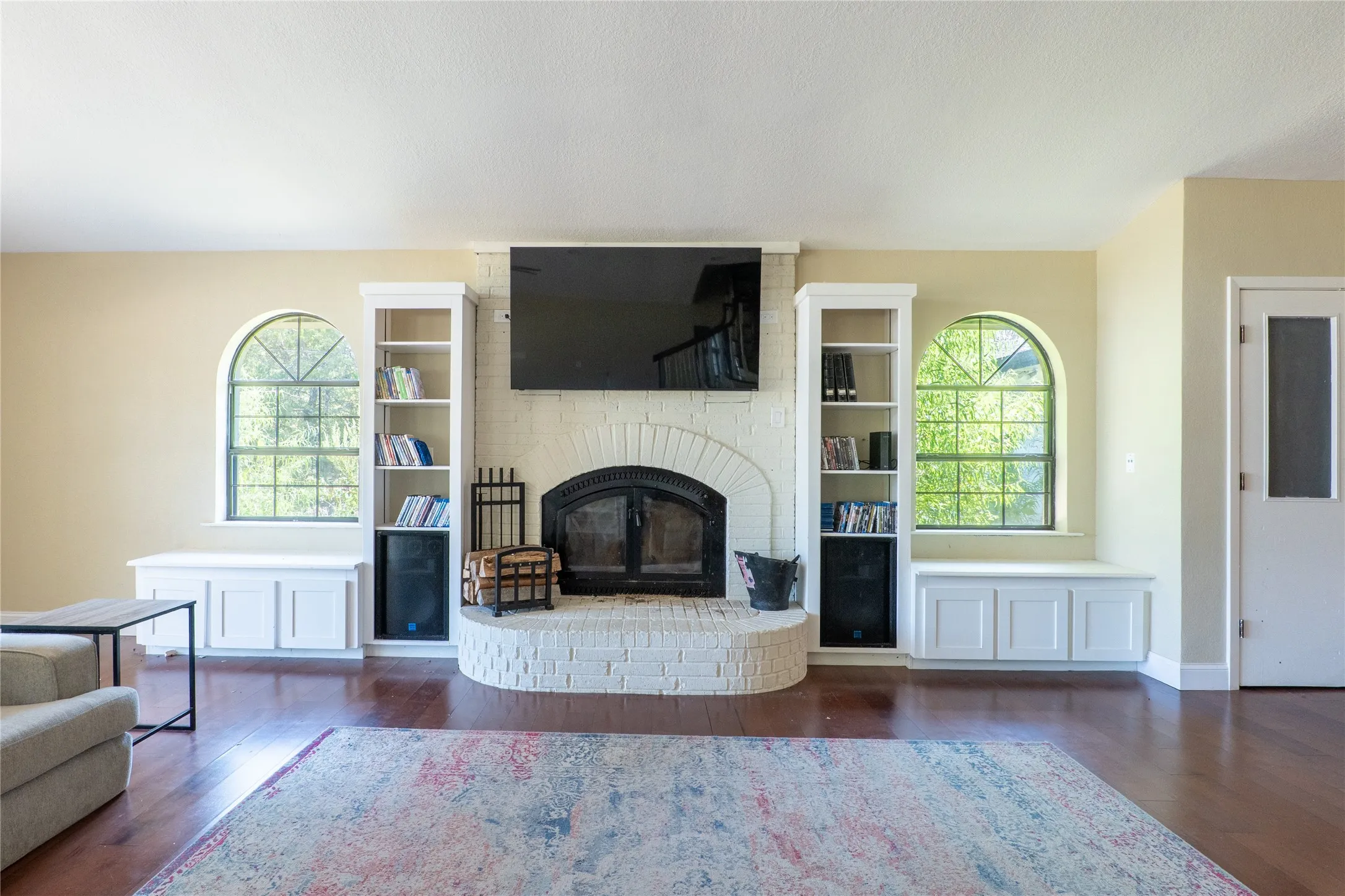 Single Family Residence For Sale in Van Zandt County , 207 Southridge Road, Edgewood, Texas 75117, 5 Bedroom, 2 Bathroom, 2 Garage spaces, 3,327 Sqft, built in 1983, mls#21379450, Real Estate Agent in Edgewood, Homes For Sale in Van Zandt county, Homes For Sale in Edgewood, Realtor in Edgewood Texas, Real Estate Brokerage Independent Realty Texas, Luminita Cordes Realtor