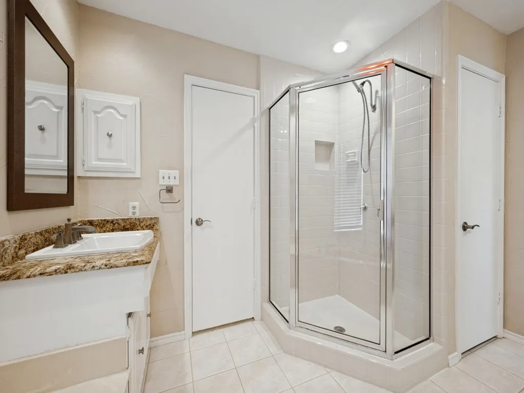 Single Family Residence For Sale in Collin County , 4304 Country Brook Drive, Dallas, Texas 75287, 3 Bedroom, 3 Bathroom, 2 Garage spaces, 2,180 Sqft, built in 1981, mls#21373859, Real Estate Agent in Dallas, Homes For Sale in Collin county, Homes For Sale in Dallas, Realtor in Dallas Texas, Real Estate Brokerage Independent Realty Texas, Luminita Cordes Realtor