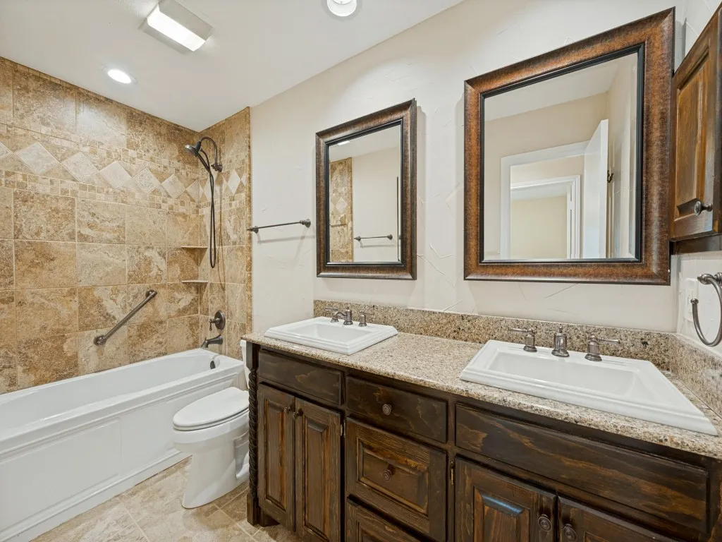 Single Family Residence For Sale in Collin County , 4304 Country Brook Drive, Dallas, Texas 75287, 3 Bedroom, 3 Bathroom, 2 Garage spaces, 2,180 Sqft, built in 1981, mls#21373859, Real Estate Agent in Dallas, Homes For Sale in Collin county, Homes For Sale in Dallas, Realtor in Dallas Texas, Real Estate Brokerage Independent Realty Texas, Luminita Cordes Realtor