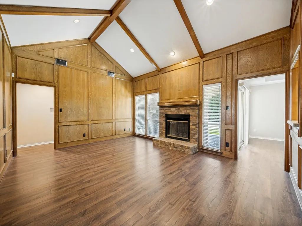 Single Family Residence For Sale in Collin County , 4304 Country Brook Drive, Dallas, Texas 75287, 3 Bedroom, 3 Bathroom, 2 Garage spaces, 2,180 Sqft, built in 1981, mls#21373859, Real Estate Agent in Dallas, Homes For Sale in Collin county, Homes For Sale in Dallas, Realtor in Dallas Texas, Real Estate Brokerage Independent Realty Texas, Luminita Cordes Realtor