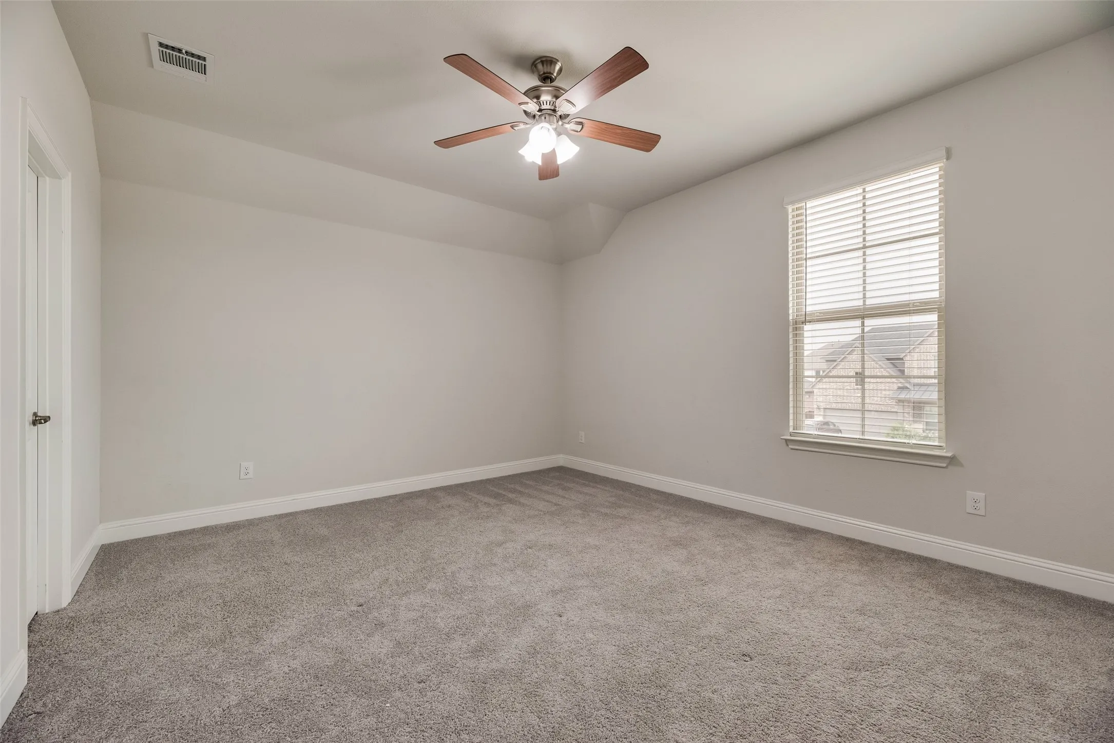 Single Family Residence For Rent in Collin County , 16524 Sage Crest Drive, Frisco, Texas 75035, 4 Bedroom, 4 Bathroom, 3 Garage spaces, 3,653 Sqft, built in 2023, mls#21379525, Real Estate Agent in Frisco, Homes For Rent in Collin county, Homes For Rent in Frisco, Realtor in Frisco Texas, Real Estate Brokerage Independent Realty Texas, Luminita Cordes Realtor